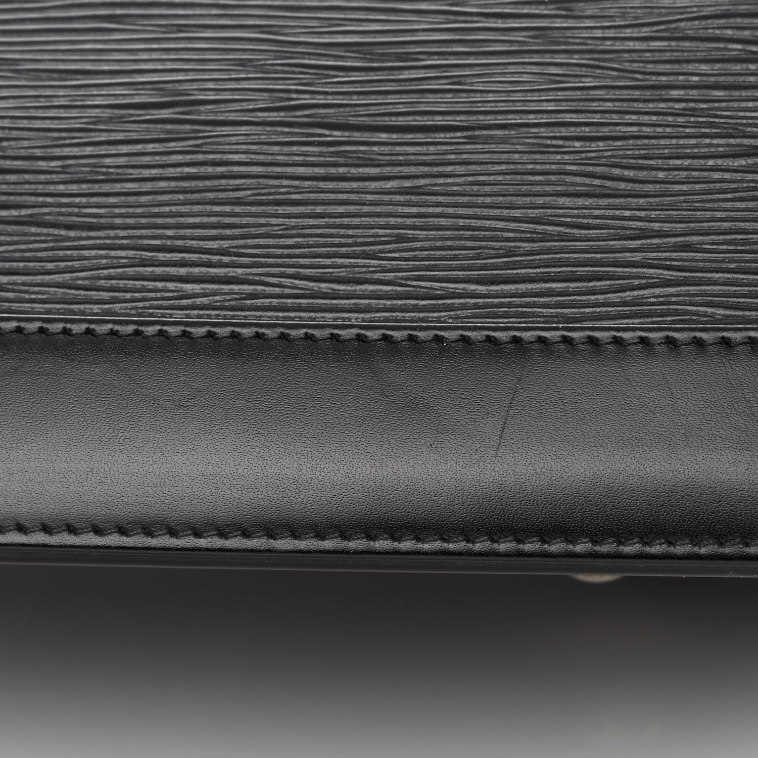 Louis Vuitton Epi Alma GM Black 14 of 17