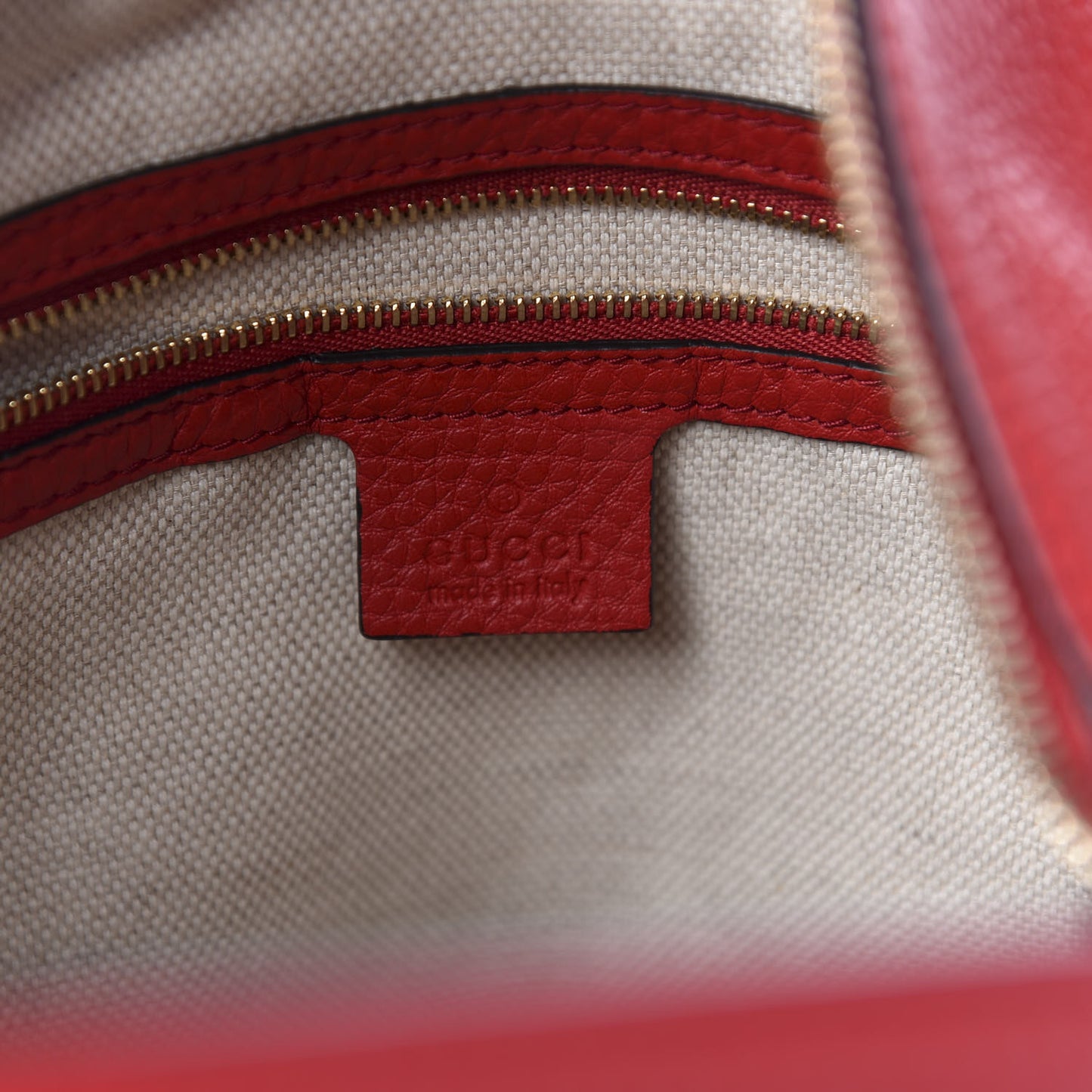 Pebbled Calfskin Large Soho Hobo Tabasco Red