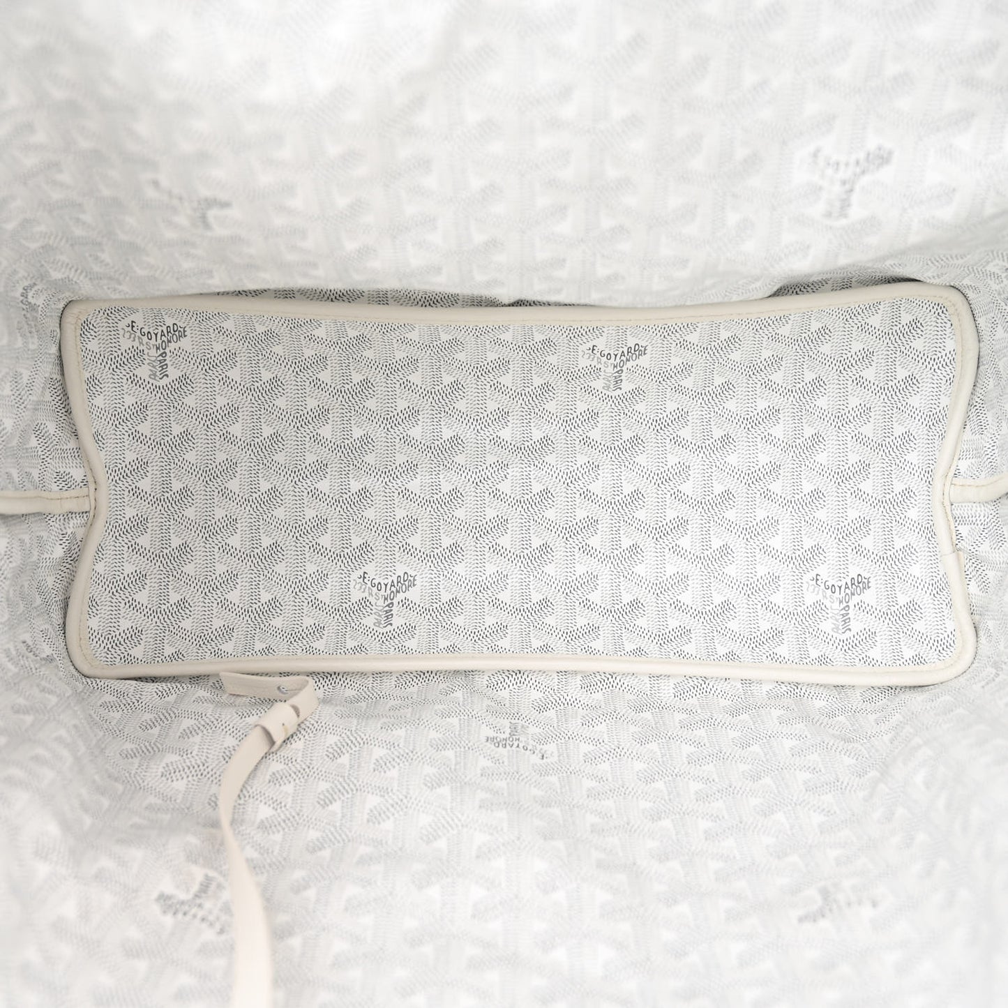 Goyardine Reversible Anjou PM White