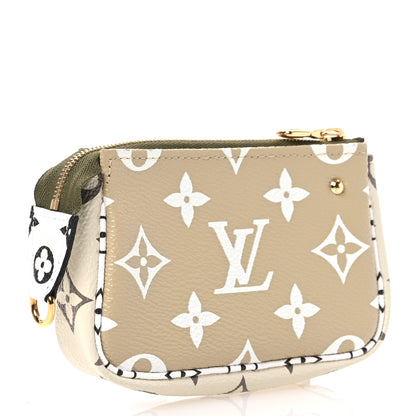 Louis Vuitton Monogram Giant Micro Pochette Accessories Kaki White 4 of 8