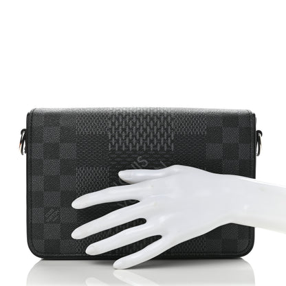 Louis Vuitton Damier Graphite 3D Studio Messenger 2 of 13