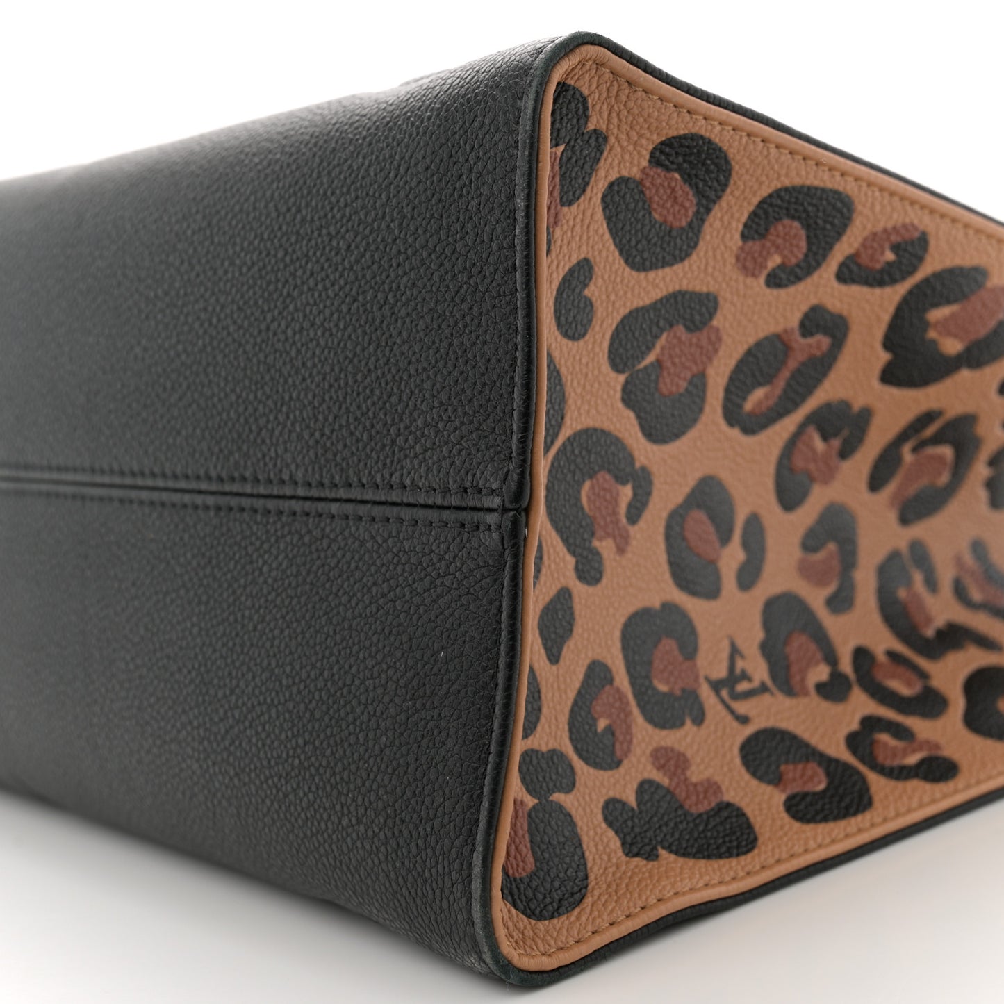Empreinte Monogram Giant Wild At Heart Onthego MM Black
