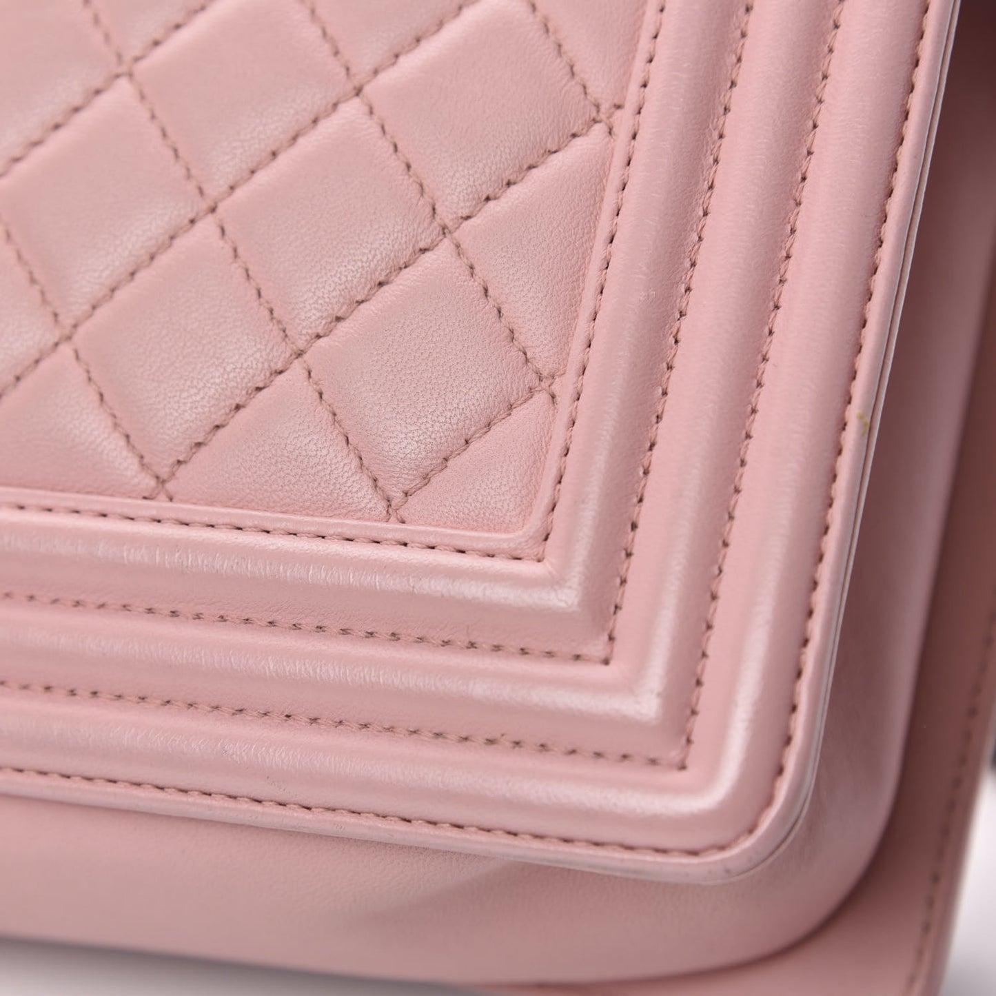 Lambskin Quilted Medium Boy Flap Light Pink