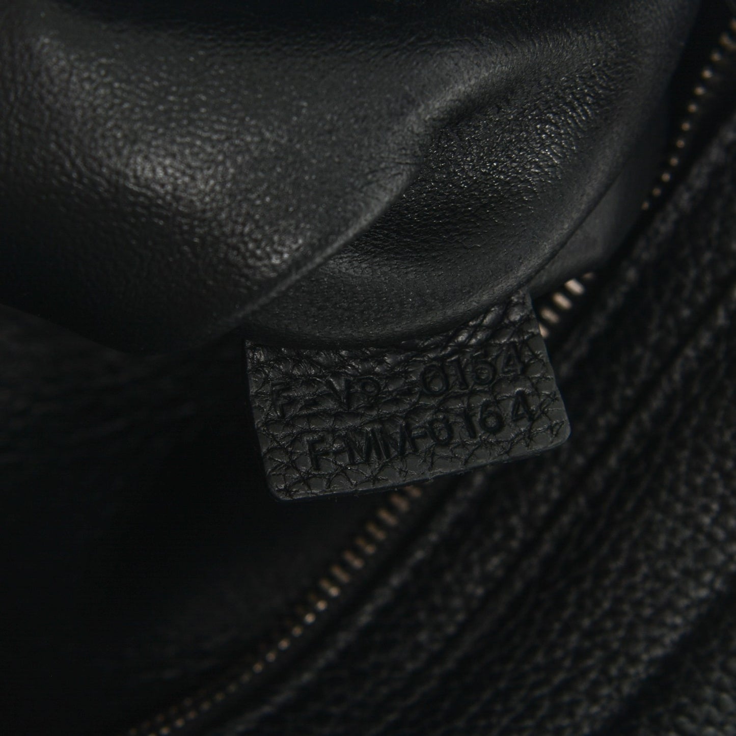 Drummed Calfskin Suede Medium Trapeze Black