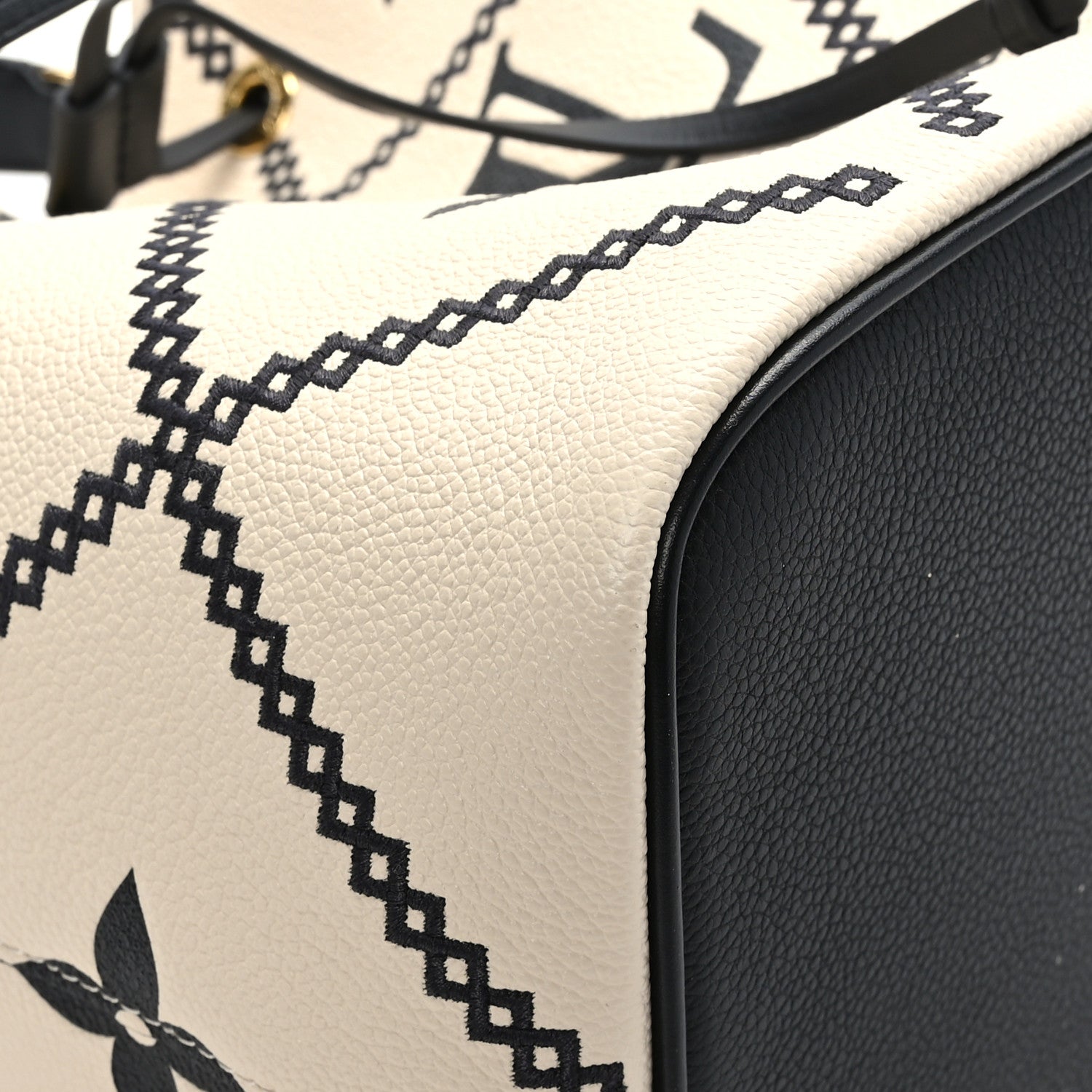 Louis Vuitton Empreinte Monogram Giant Broderies Neonoe MM Cream Black 10 of 11