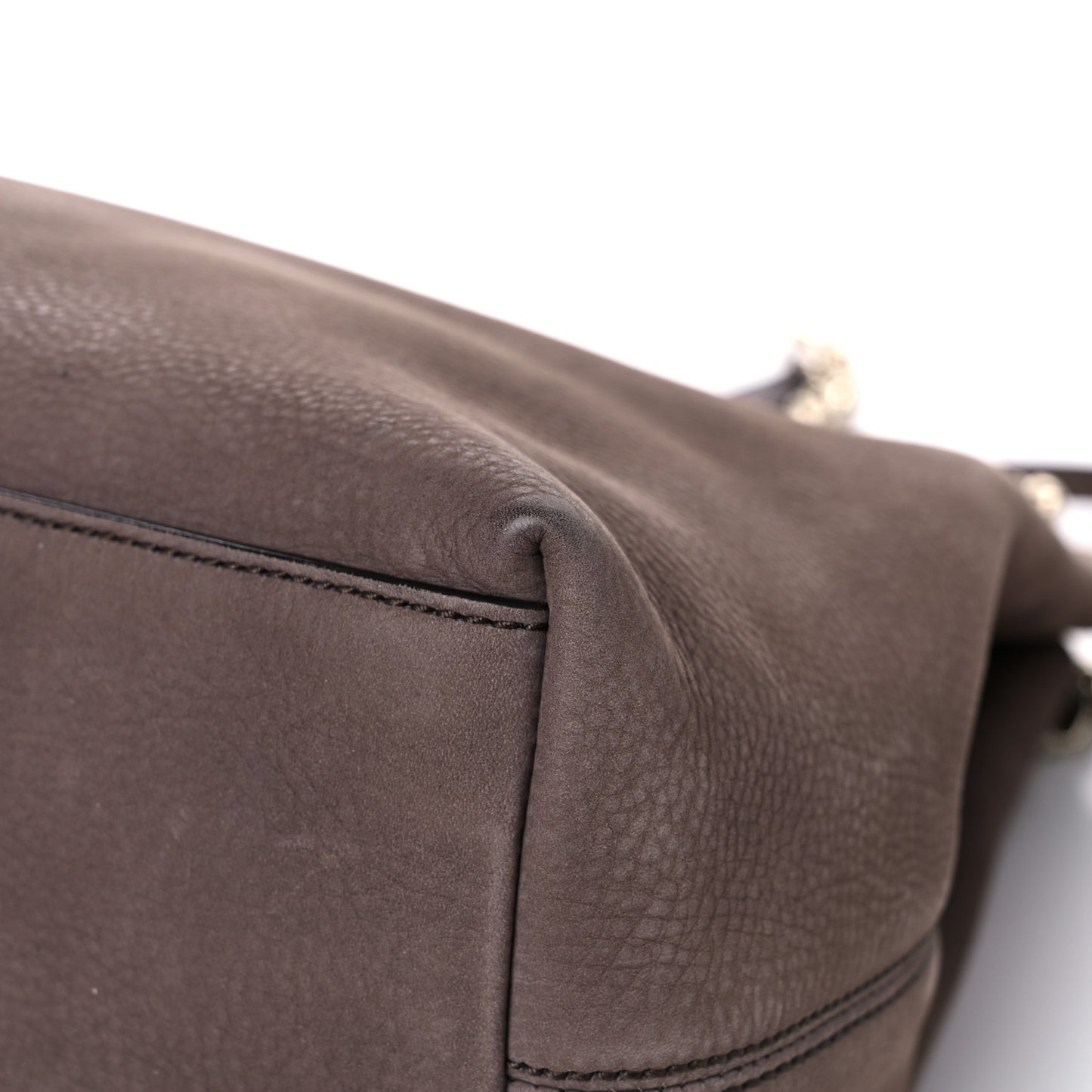 Vitello Range Medium Soho Chain Shoulder Bag Grey Field