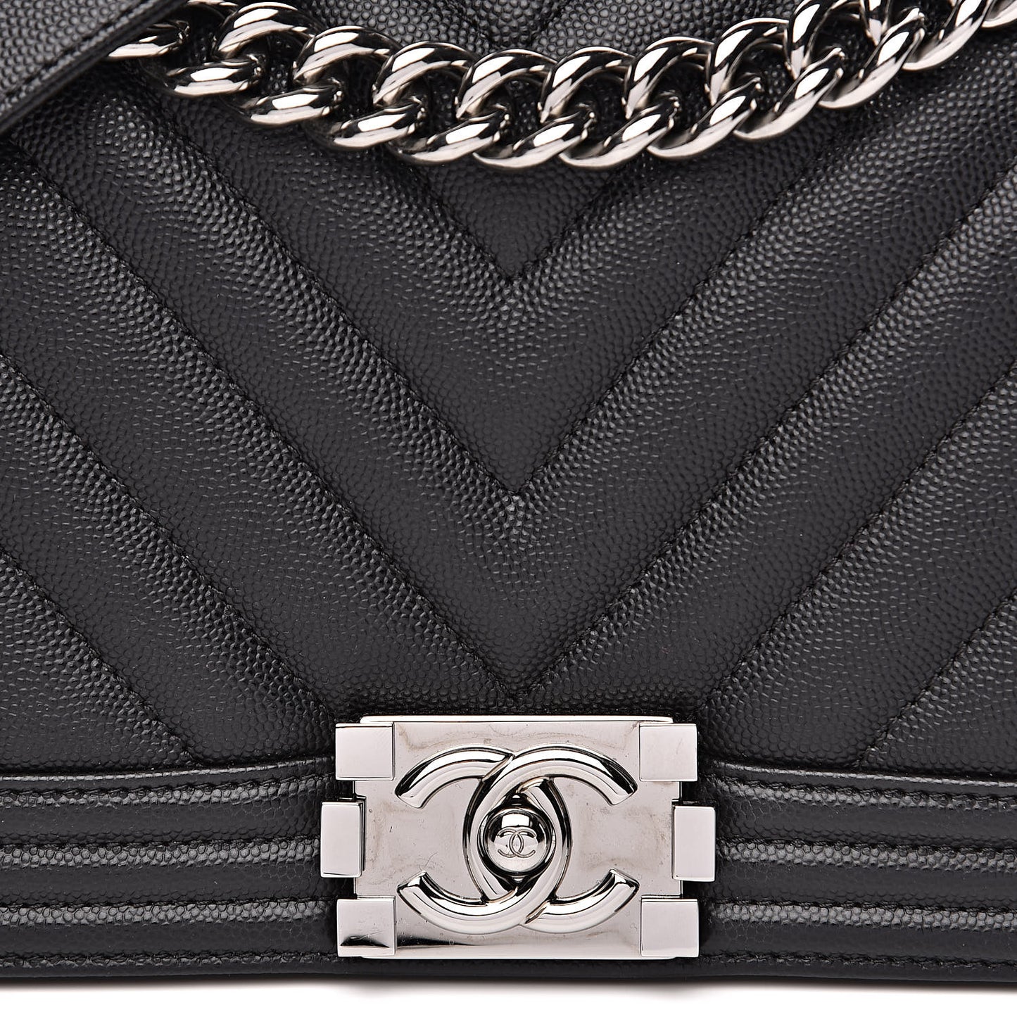 Caviar Chevron Quilted Medium Boy Flap Black
