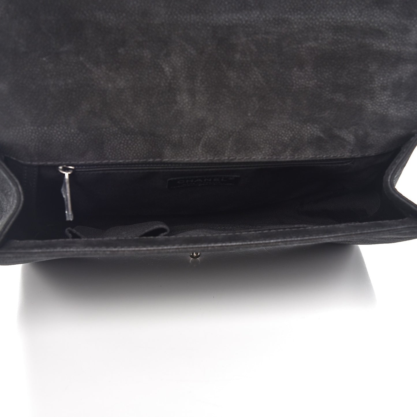 Iridescent Caviar Quilted Large Boy Flap Black