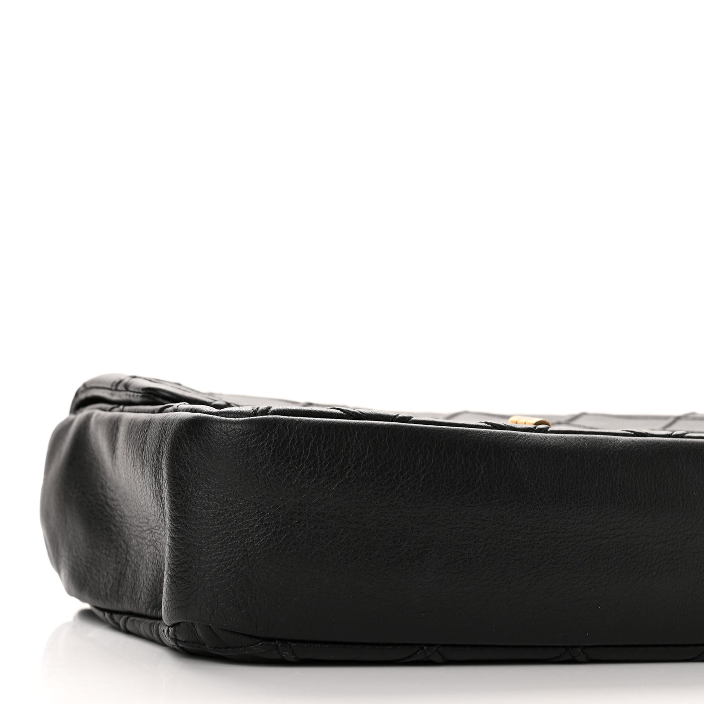 Calfskin Diamond Debossed Medium Cosmos Flap Black