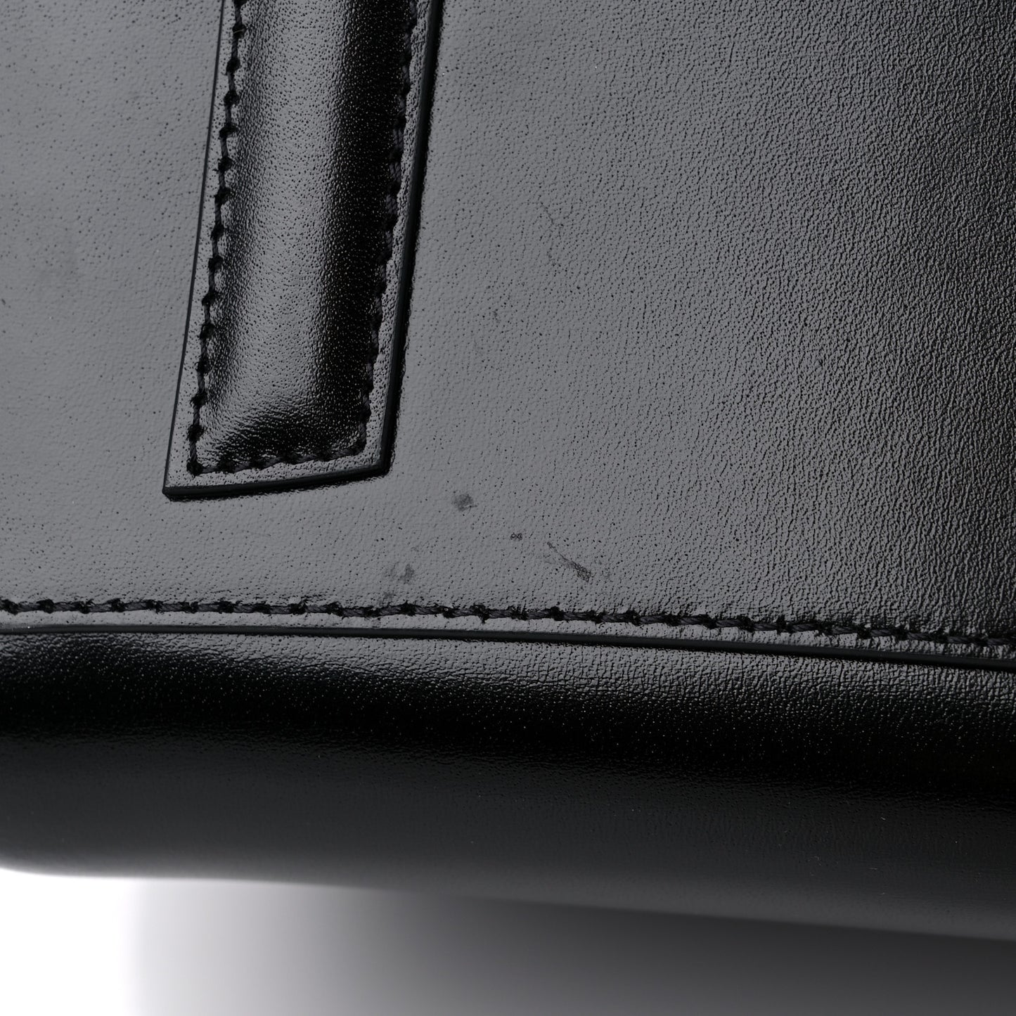 Shiny Lord Calfskin Small Antigona With Chain Black