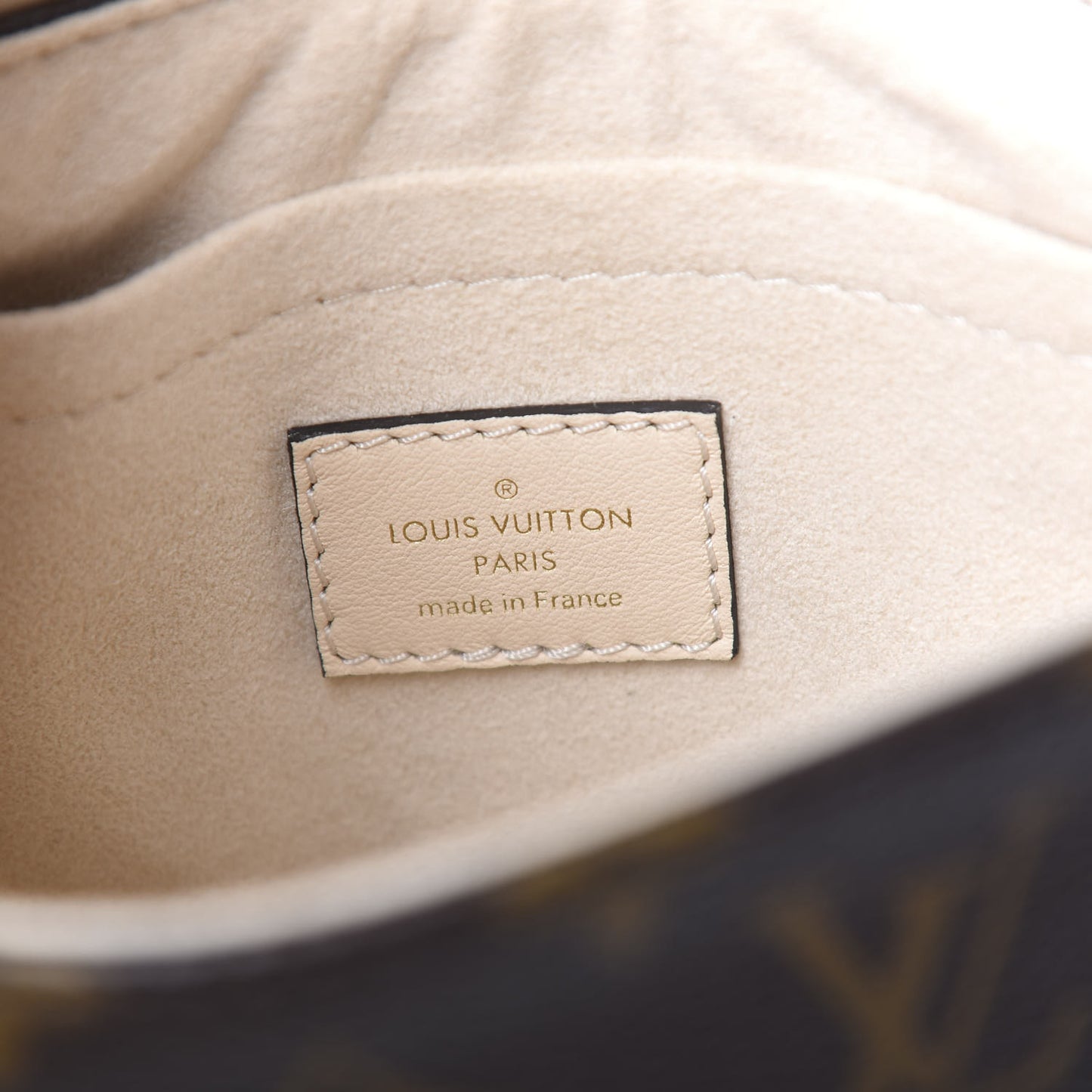Monogram Locky BB Creme