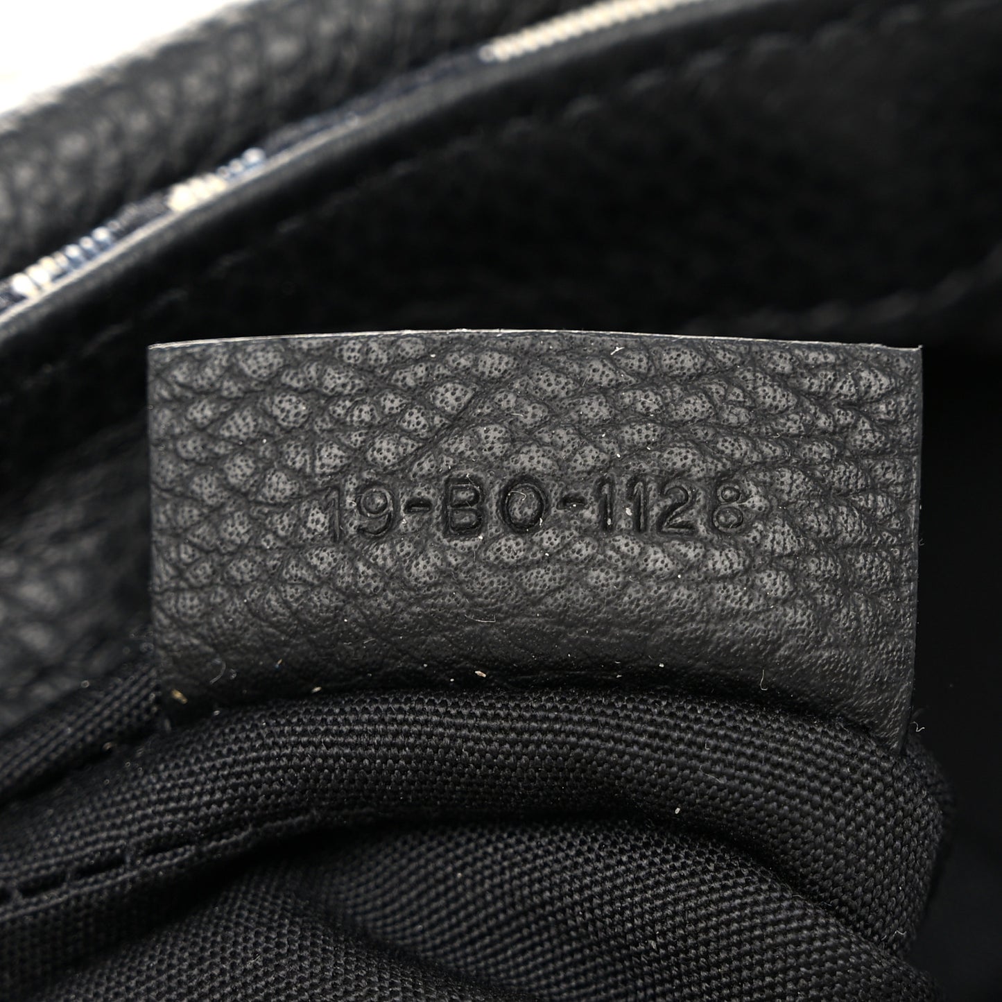 Oblique Saddle Messenger Pouch Beige Black