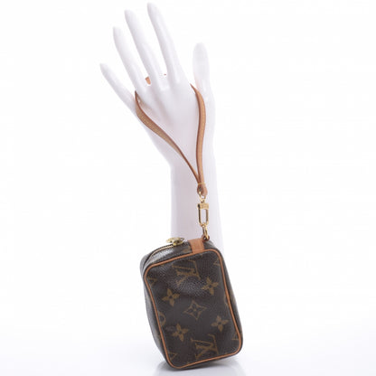 Louis Vuitton Monogram Wapity Case 2 of 8