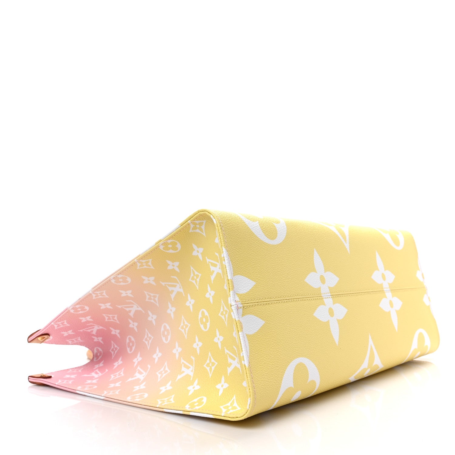 Louis Vuitton Monogram Giant By The Pool OnTheGo GM Light Pink 4 of 8