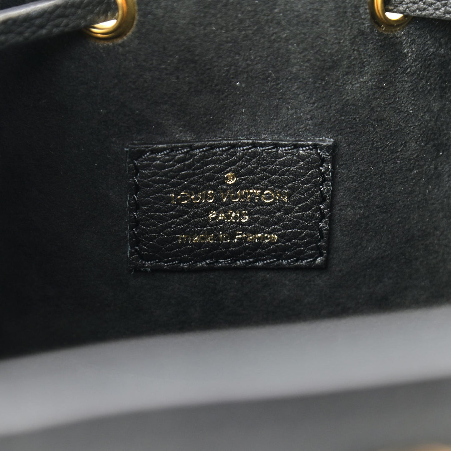 Calfskin Lockme Bucket MM Black