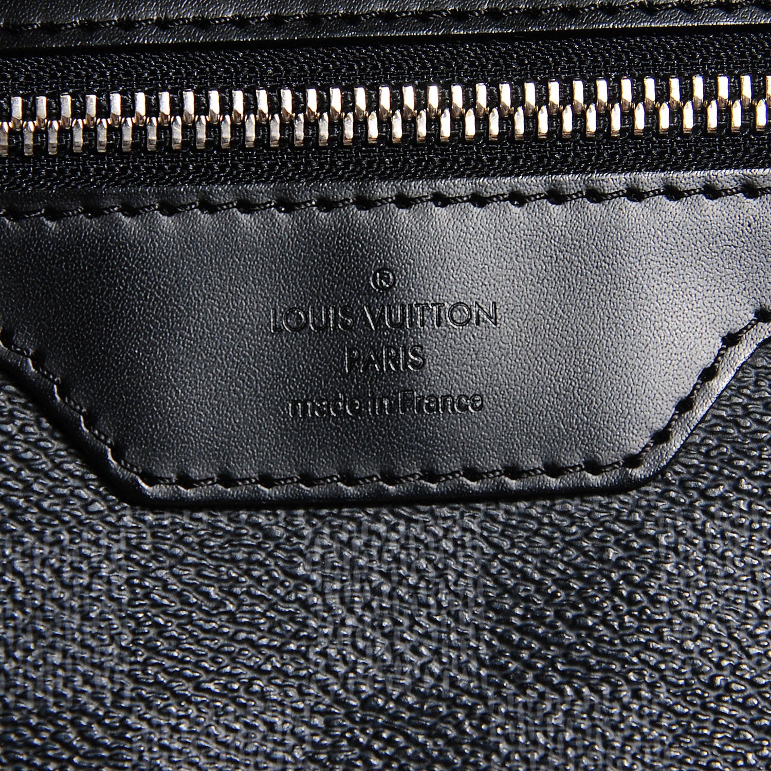 Louis Vuitton Damier Graphite Mick MM 6 of 7