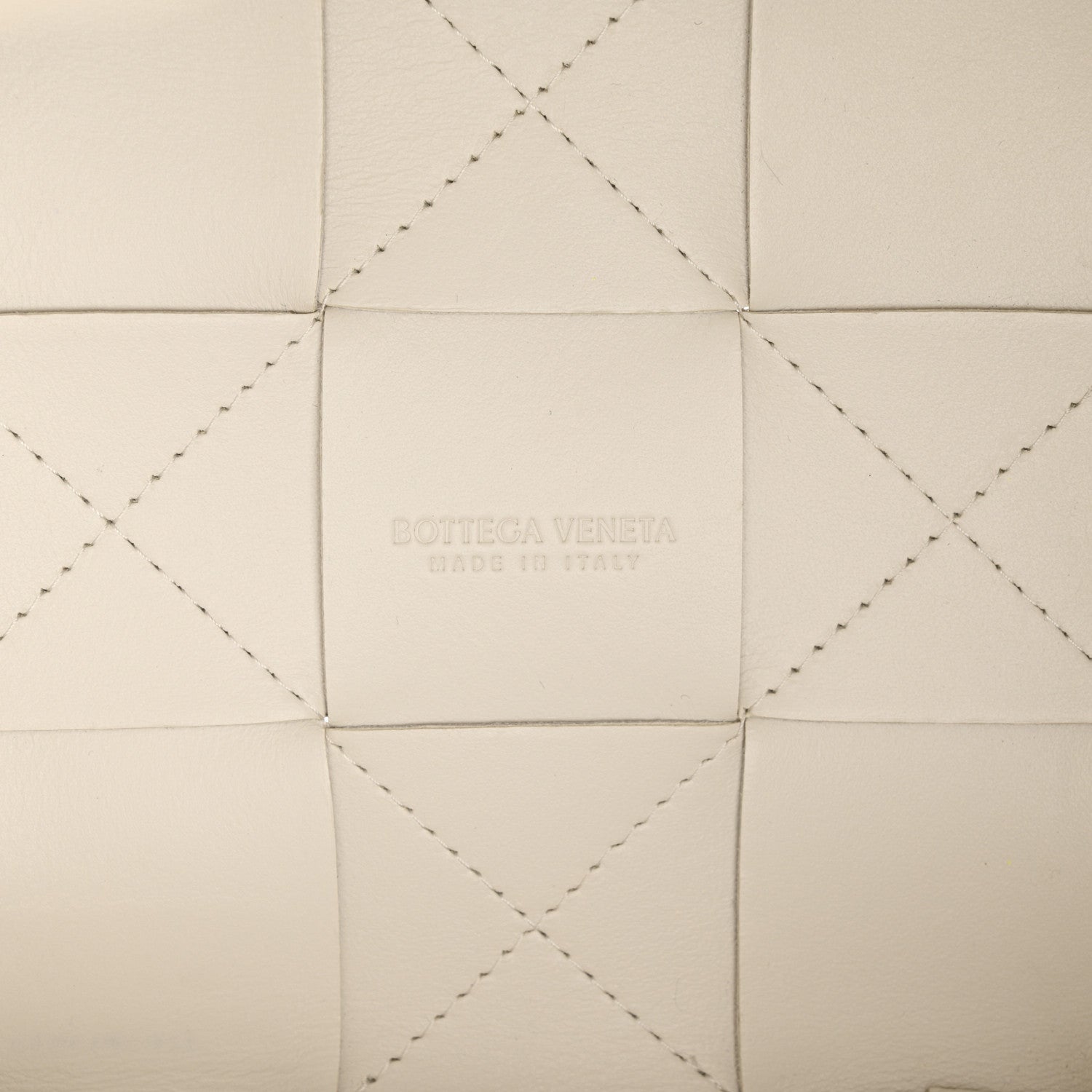 Bottega Veneta Lambskin Maxi Intrecciato Small Cassette Crossbody Bucket Bag White 6 of 9