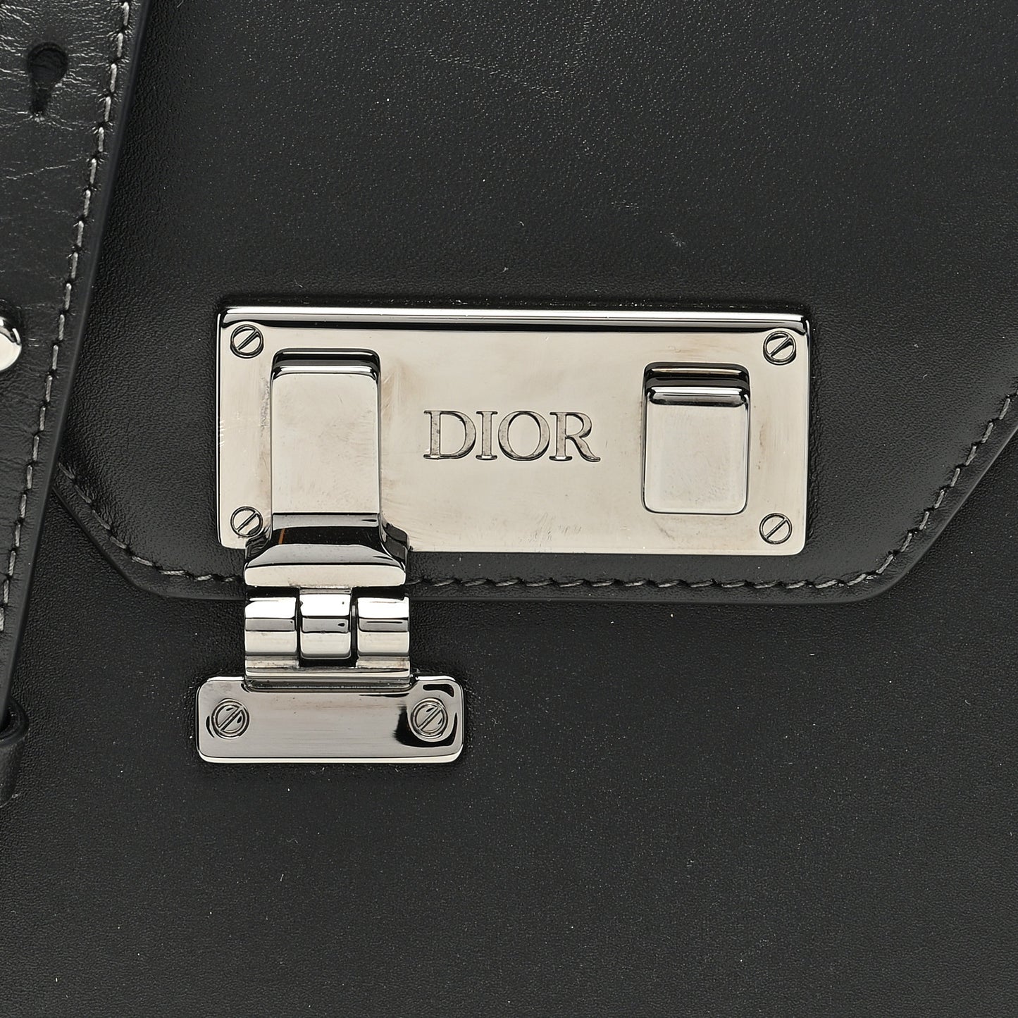 Smooth Calfskin Vertical Pouch Black
