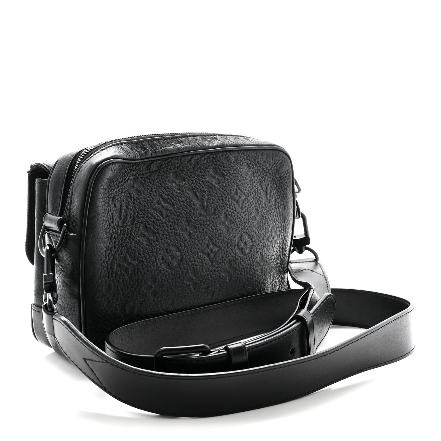 Taurillon Monogram Steamer Messenger Black