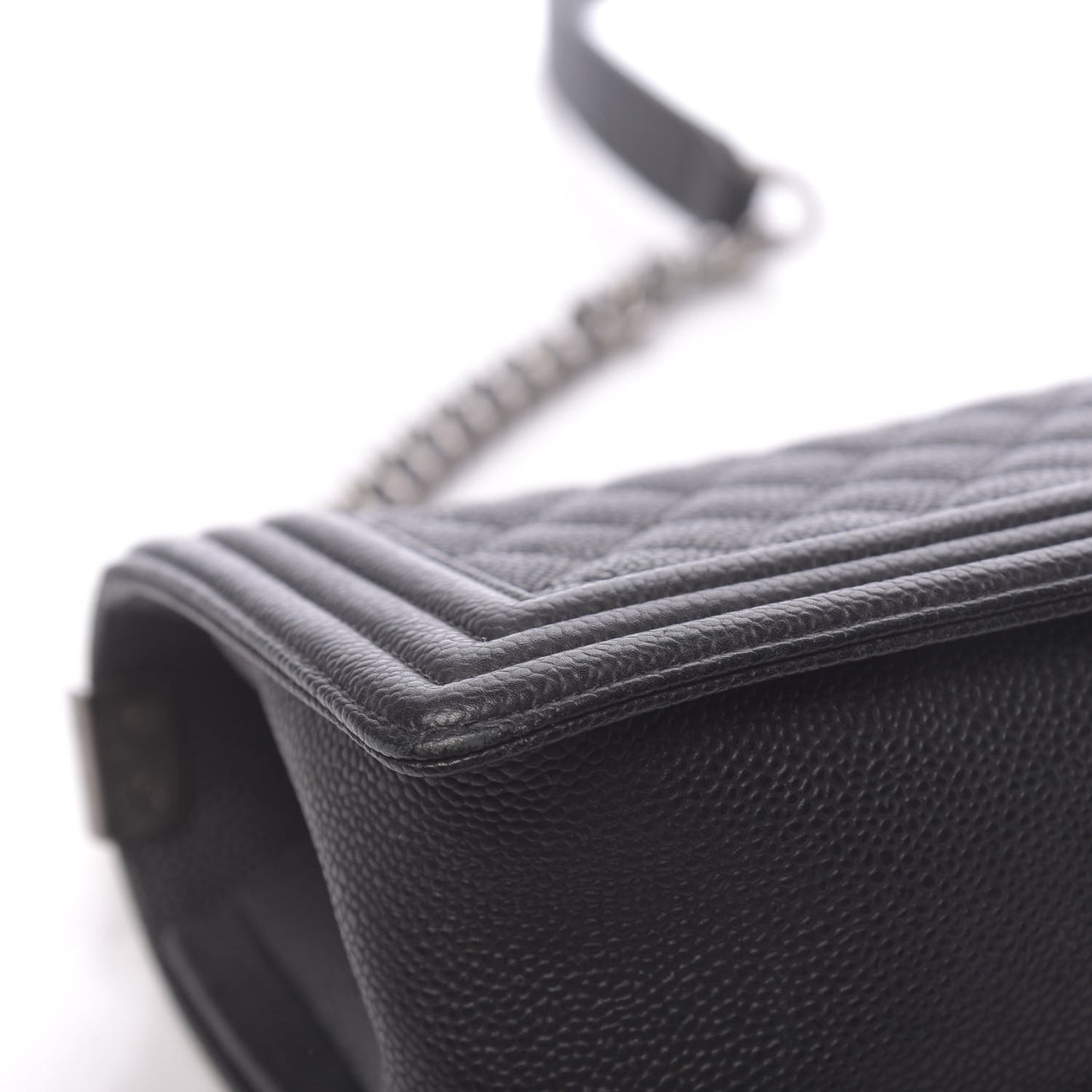 Caviar Quilted Medium Boy Flap Black