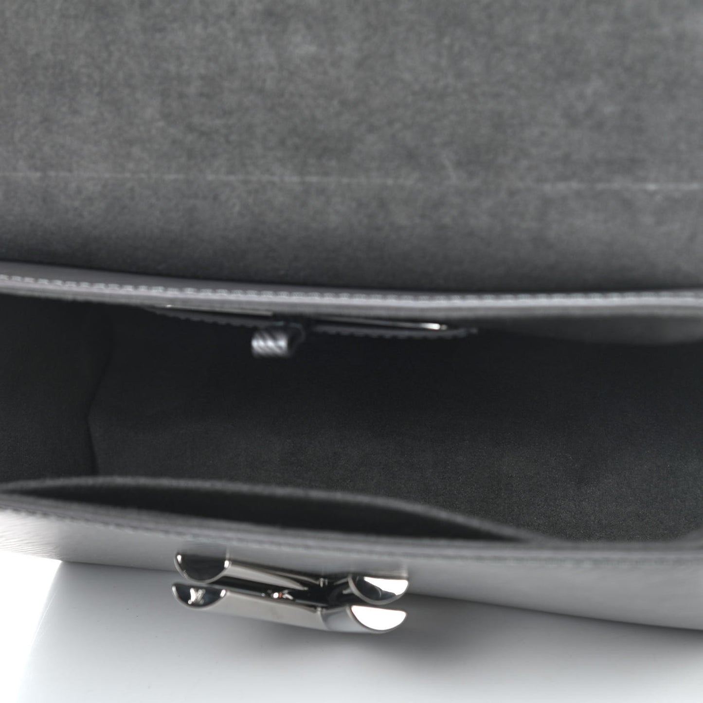 Epi Twist Shoulder Bag MM Etain