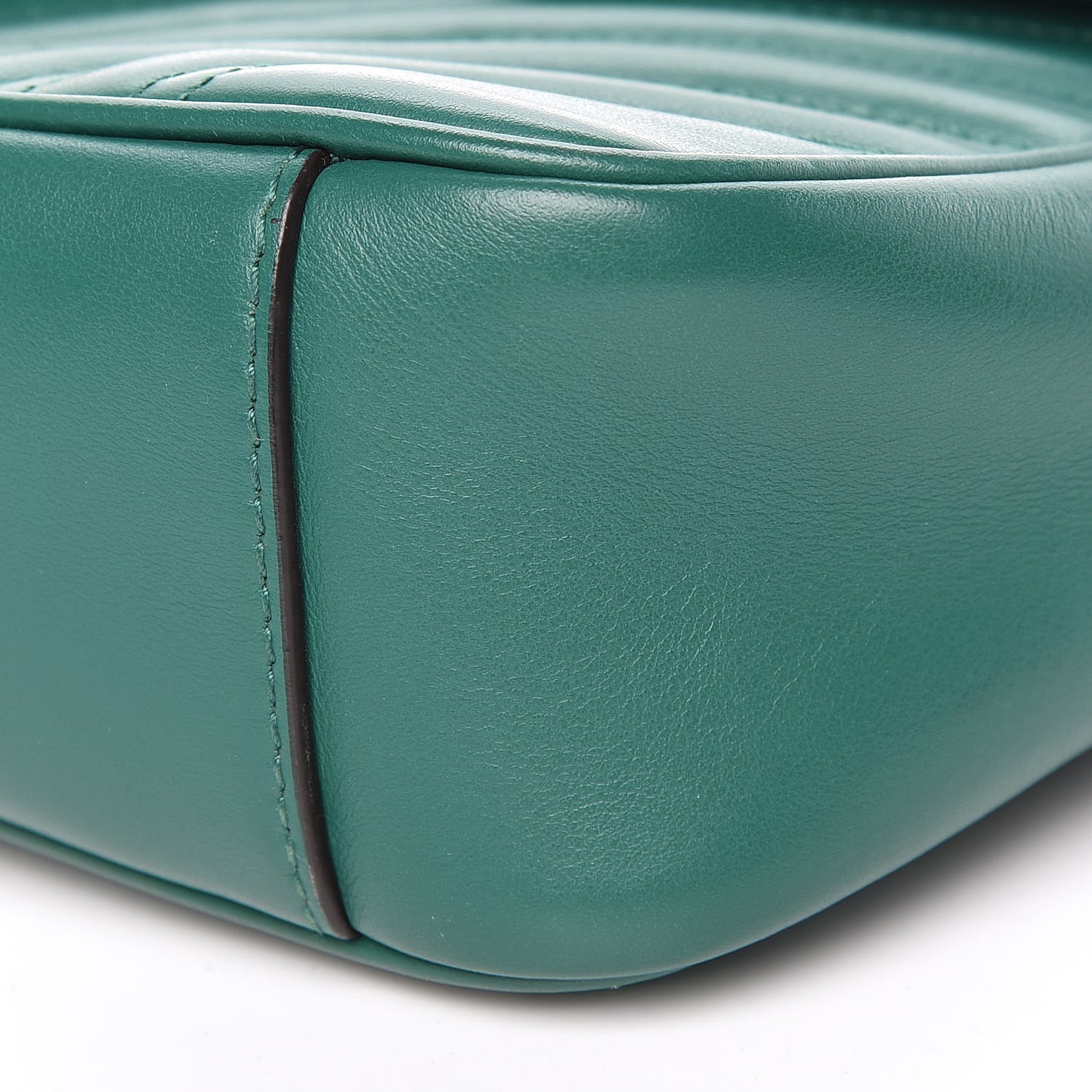 Calfskin Matelasse Small GG Marmont Shoulder Bag Emerald Green