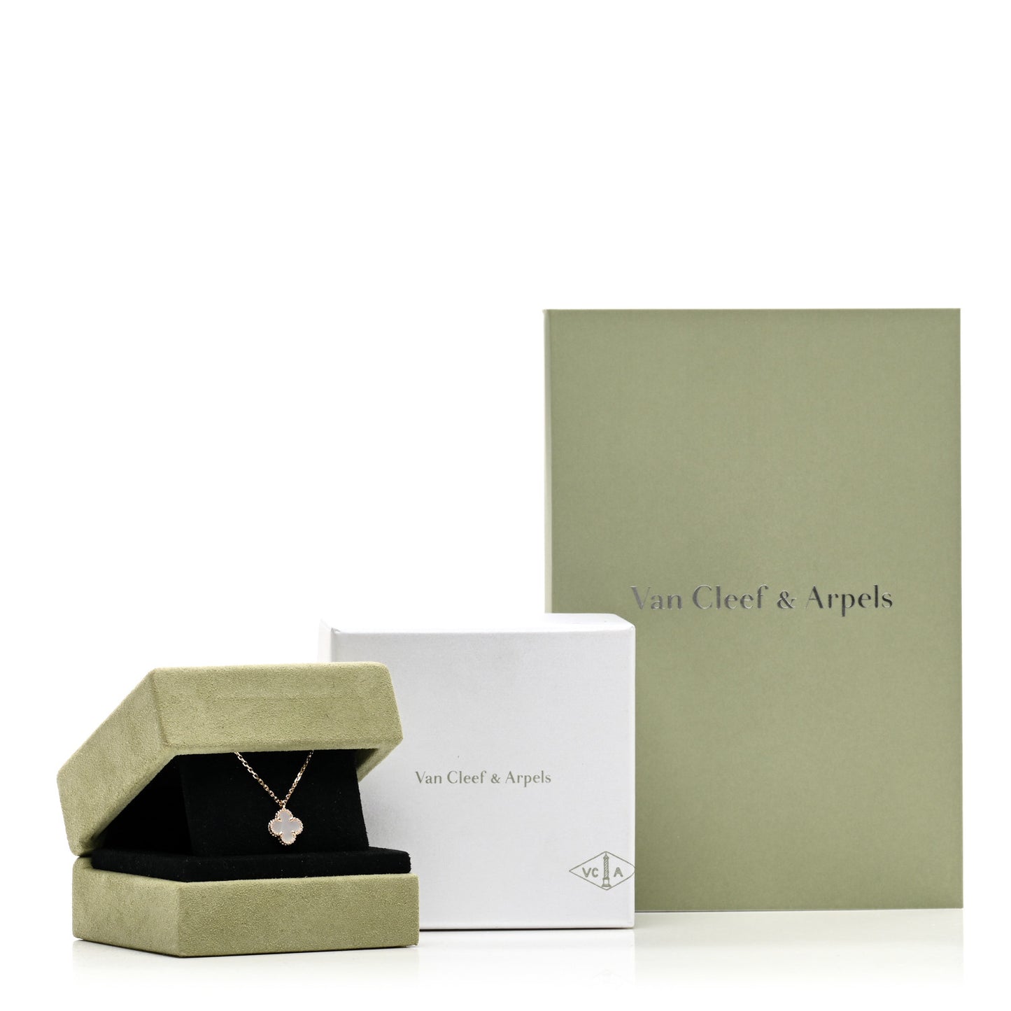 18K Yellow Gold Mother of Pearl Sweet Alhambra Pendant Necklace