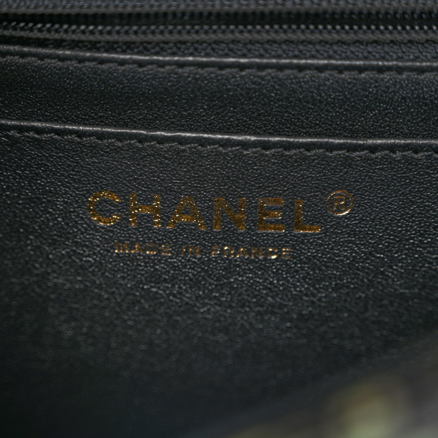 Calfskin Crocodile Embossed Graffiti 2.55 Mini Cocodile Reissue Flap Black Pink