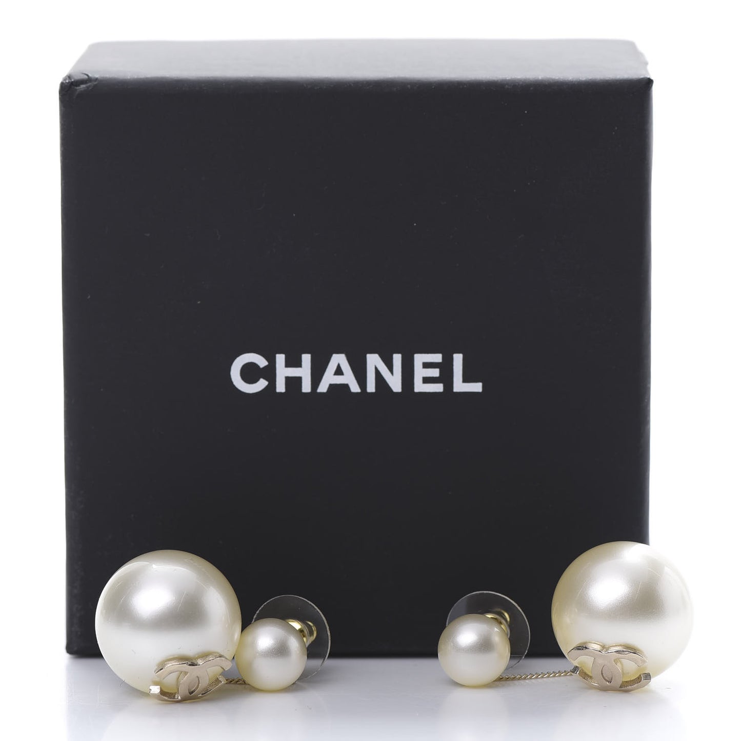 Pearl CC Chain Drop Earrings Gold