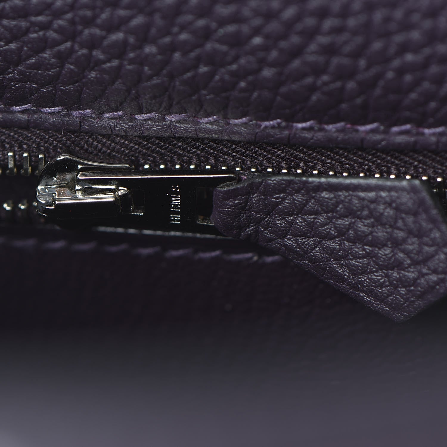 Hermes Togo Matte Alligator Kelly Retourne Touch 28 Raisin Prunoir 28 of 36