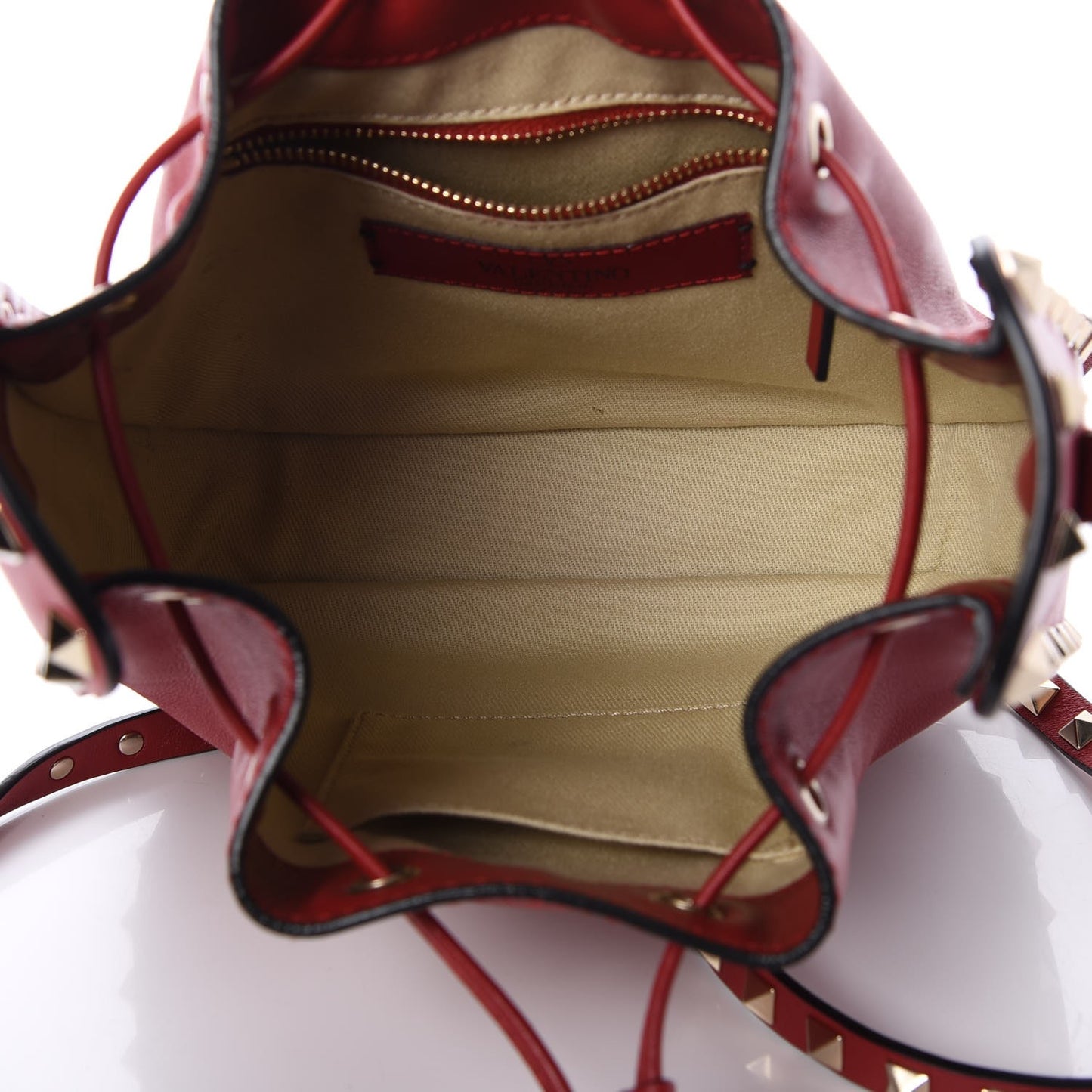 Vitello Rockstud Bucket Bag Rosso Valentino
