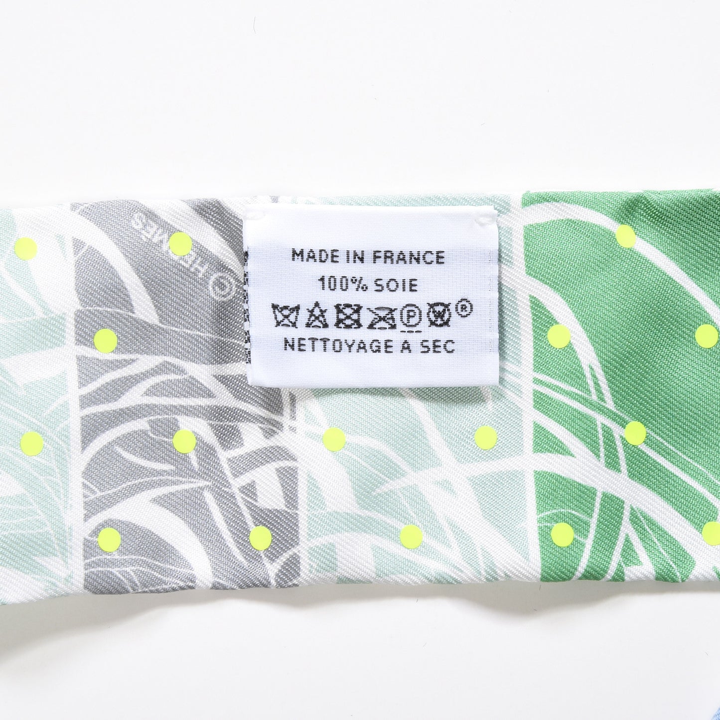 Silk Jungle Love Rainbow Twilly Vert Rose Jaune Fluo