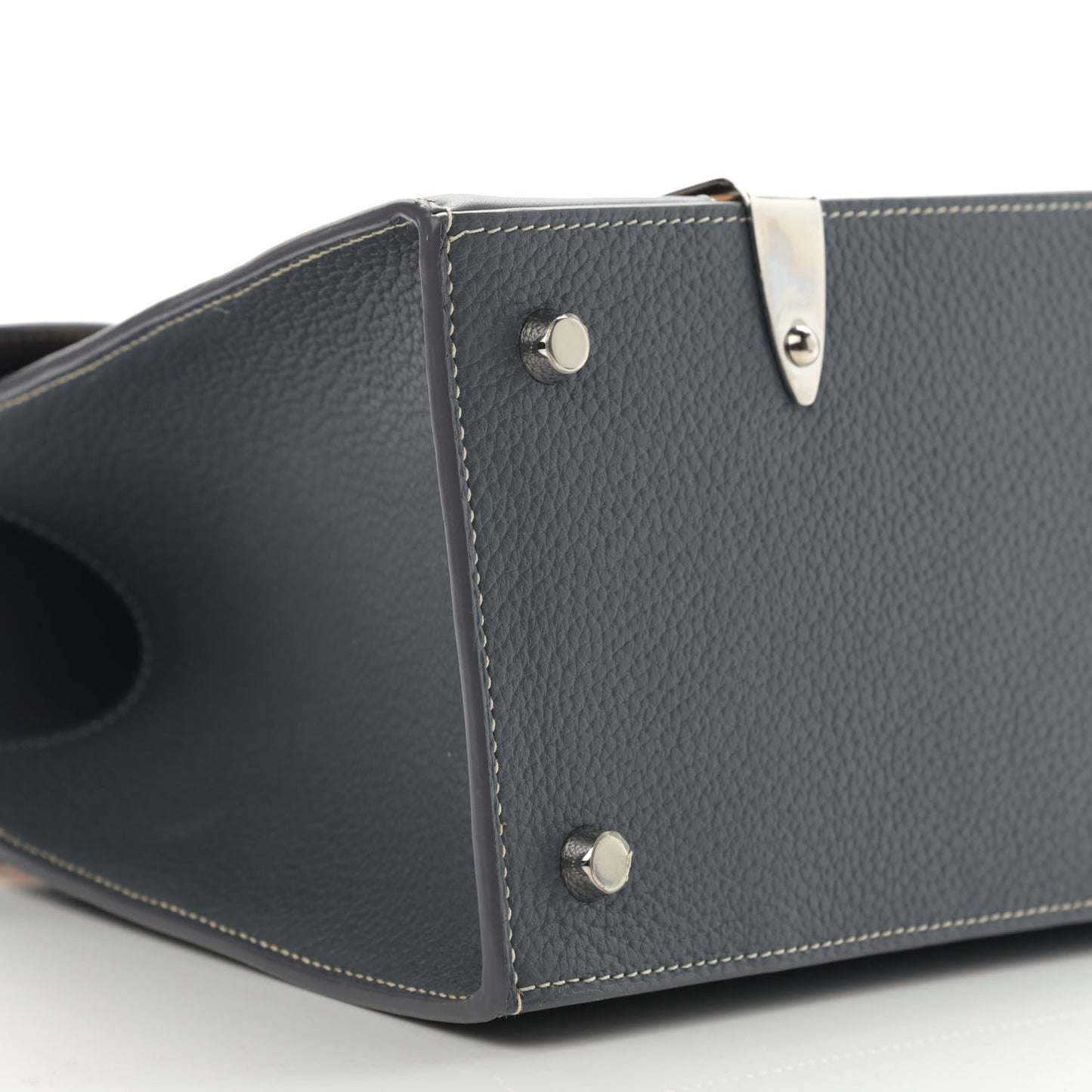 Clemency Cowhide Decize Taurillon Saigon PM Grey