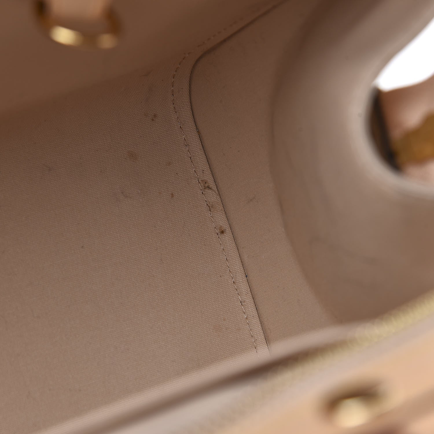 Louis Vuitton Vernis Brea MM Dune 8 of 12