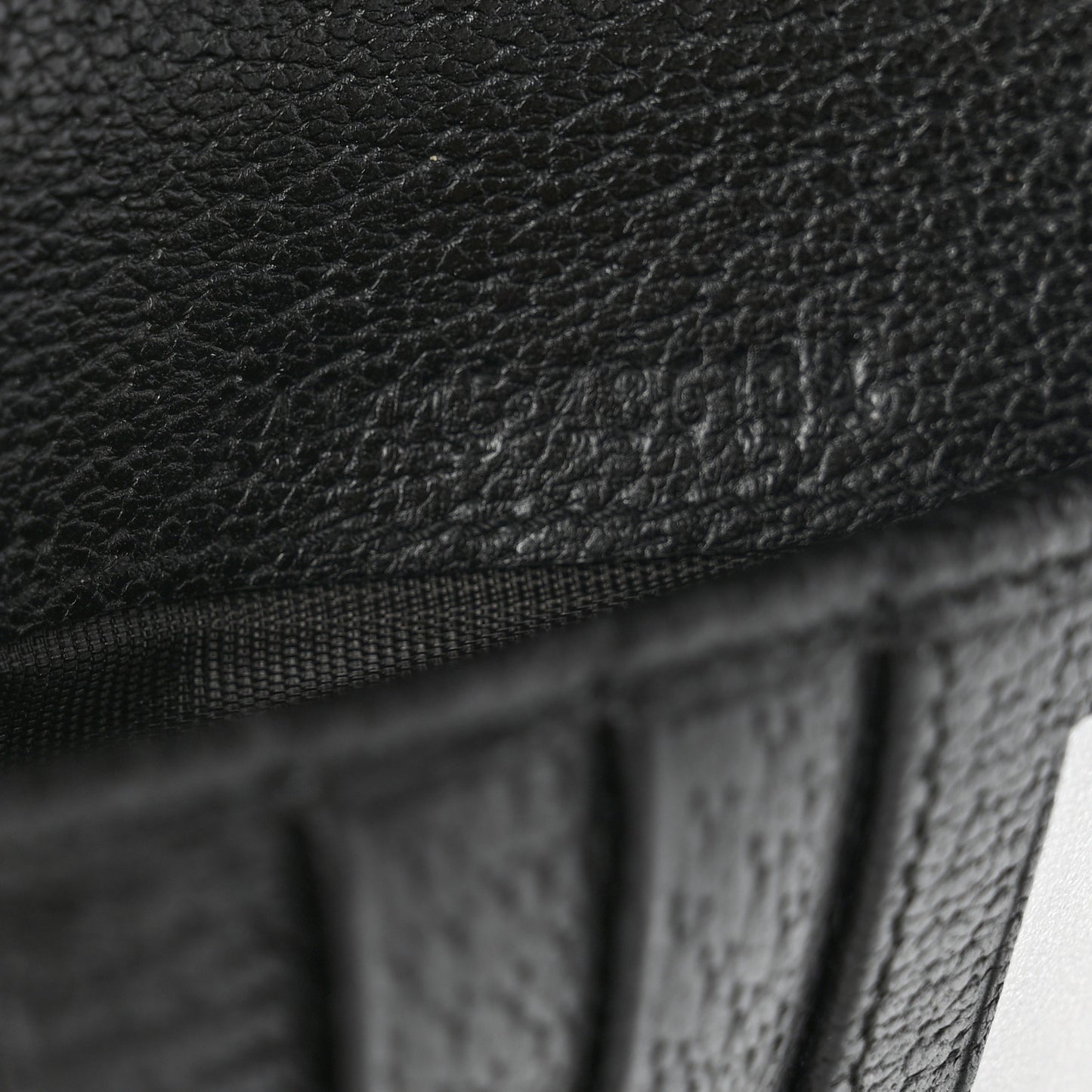 Calfskin Abbey Compact Wallet Black