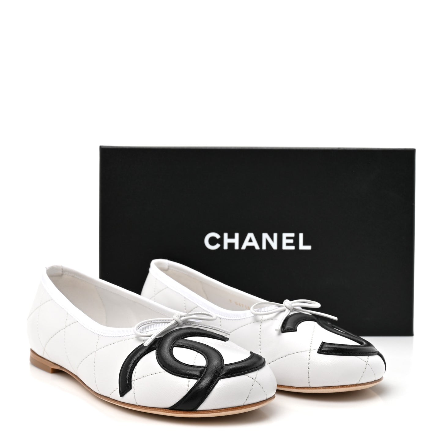Lambskin Quilted CC Cambon Ballet Flats 39.5 White Black