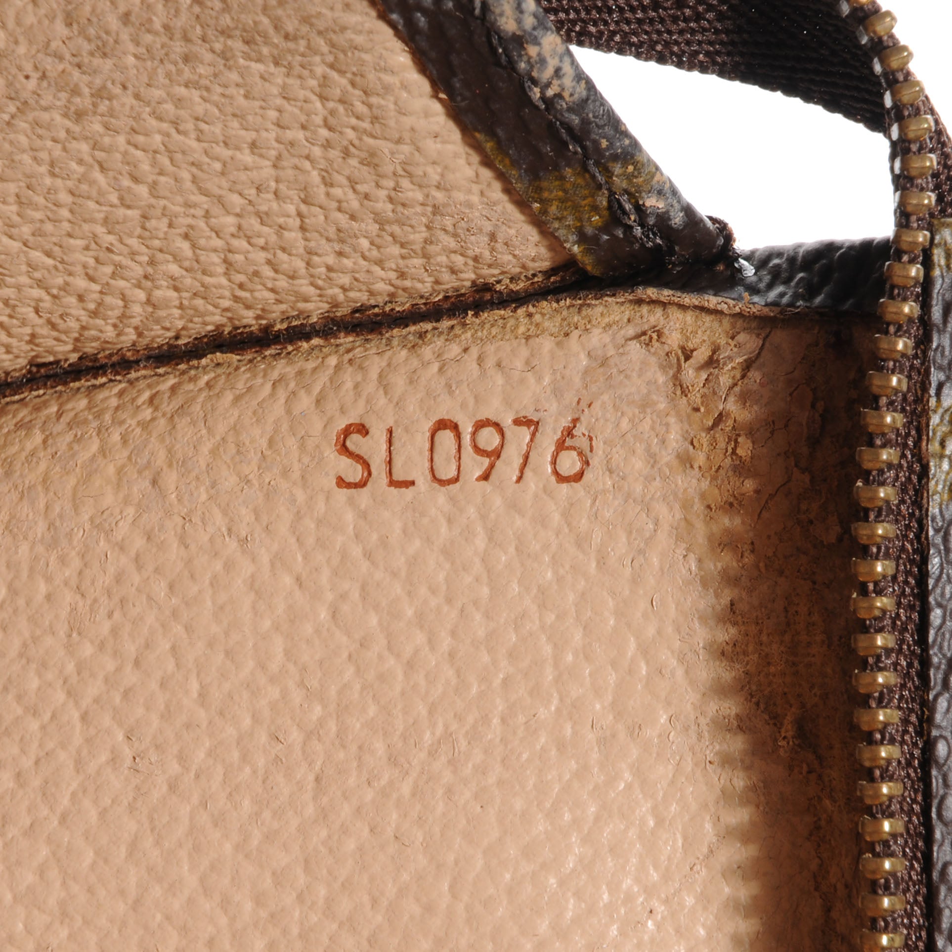 Louis Vuitton Monogram Toiletry Pouch 26 6 of 8