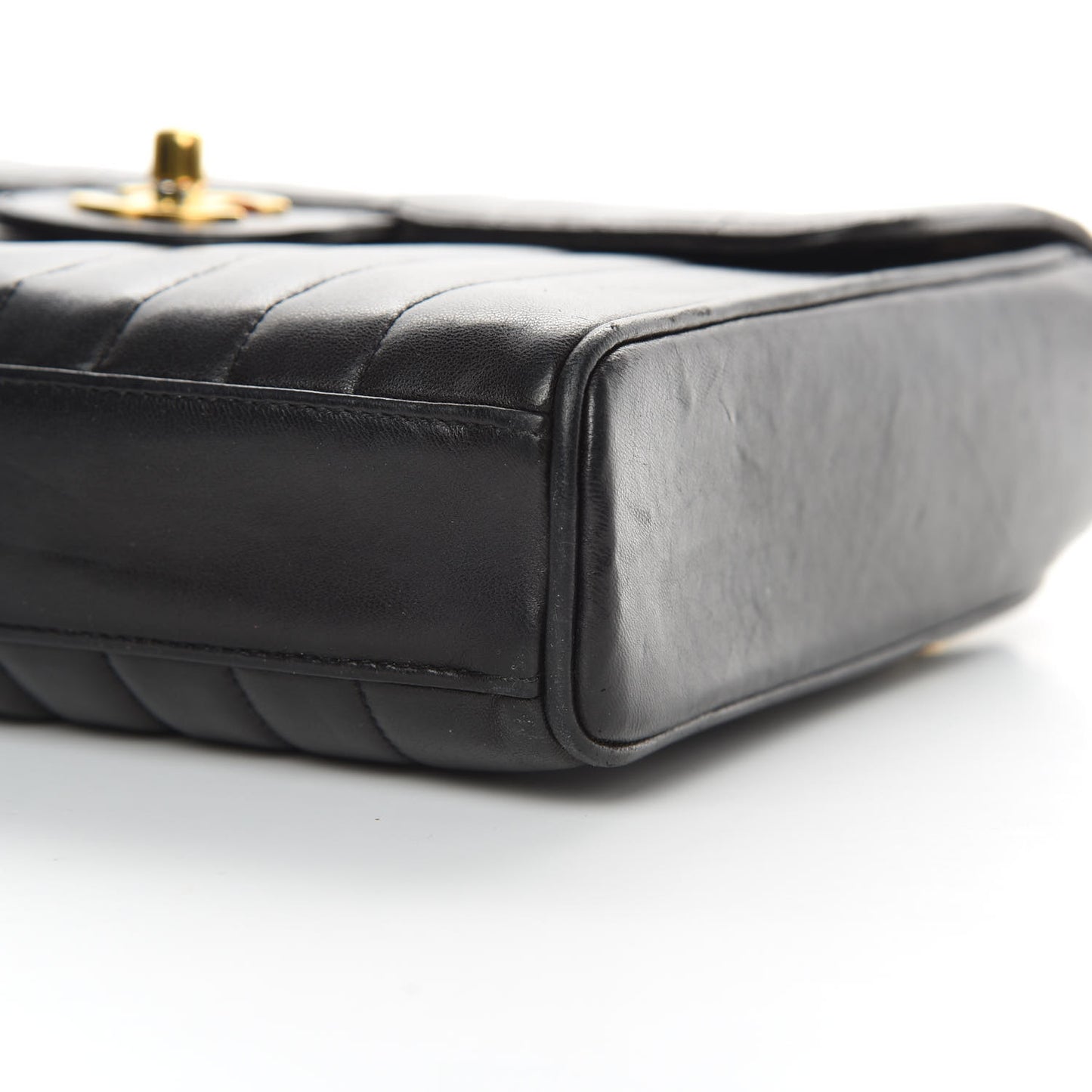 Lambskin Vertical Quilt Jumbo Single Flap Black