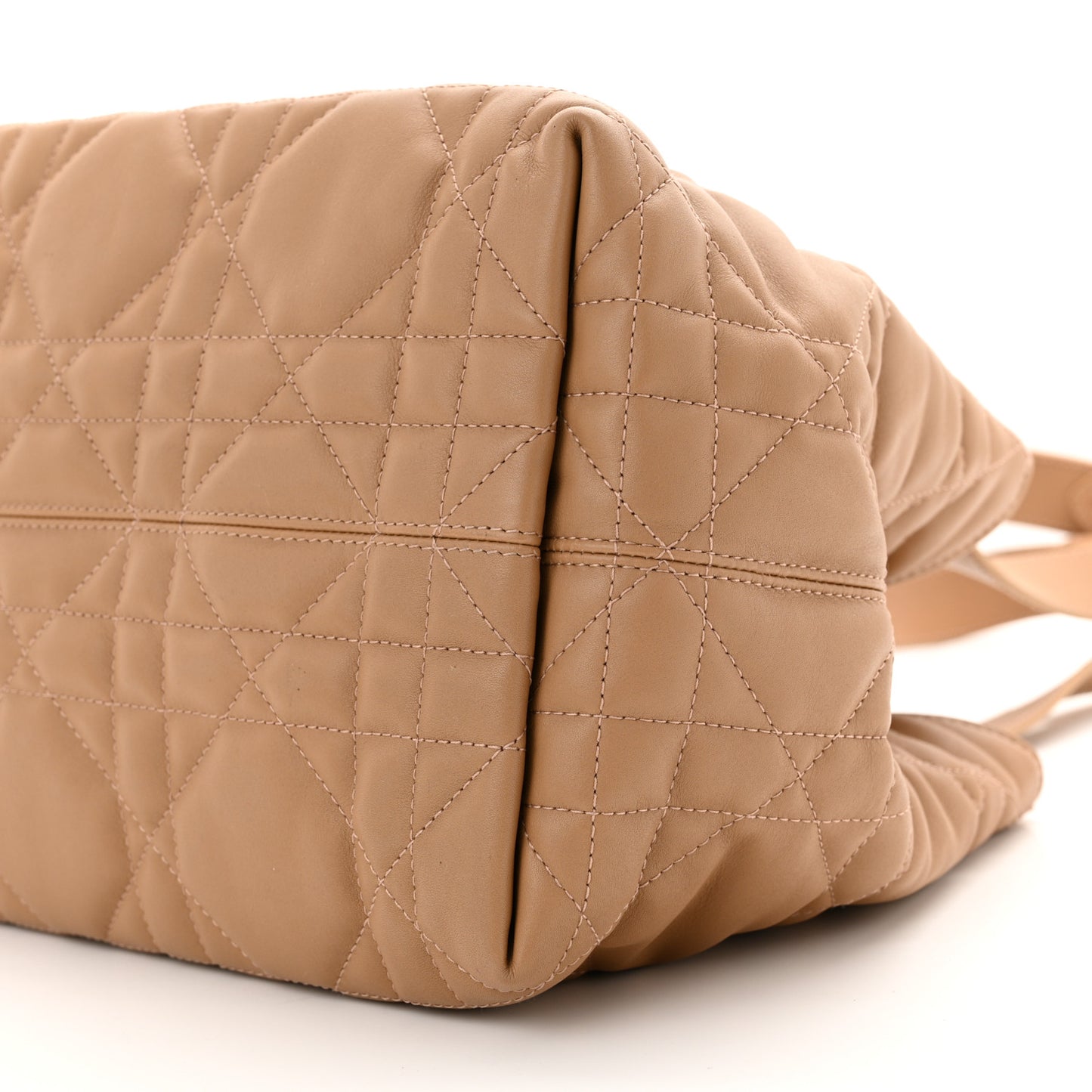 Calfskin Macrocannage Medium Toujours Tan