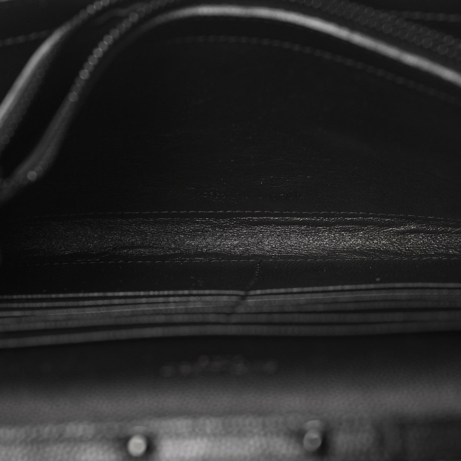Saint Laurent Grain De Poudre Matelasse Chevron Monogram Monochrome Chain Wallet Black 5 of 13