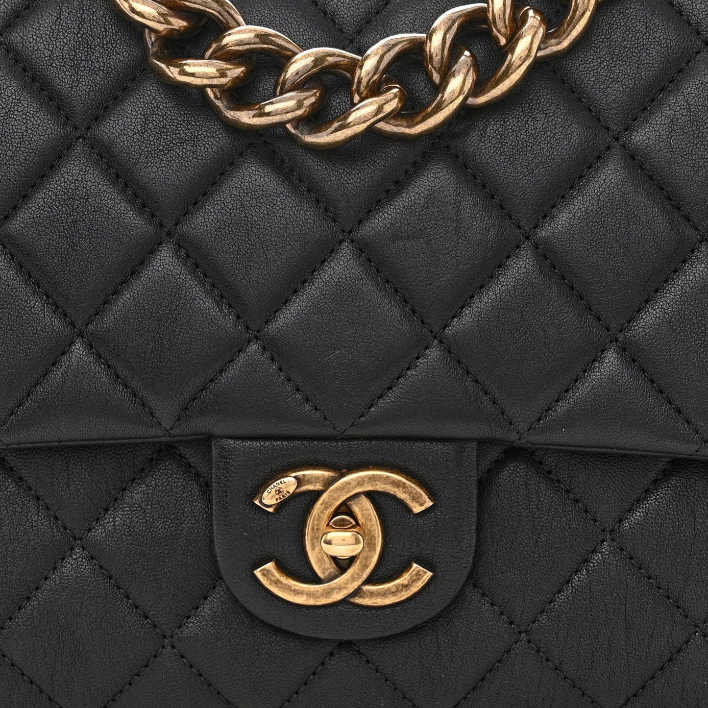 Shiny Sheepskin Quilted Large Trapezio Flap Black