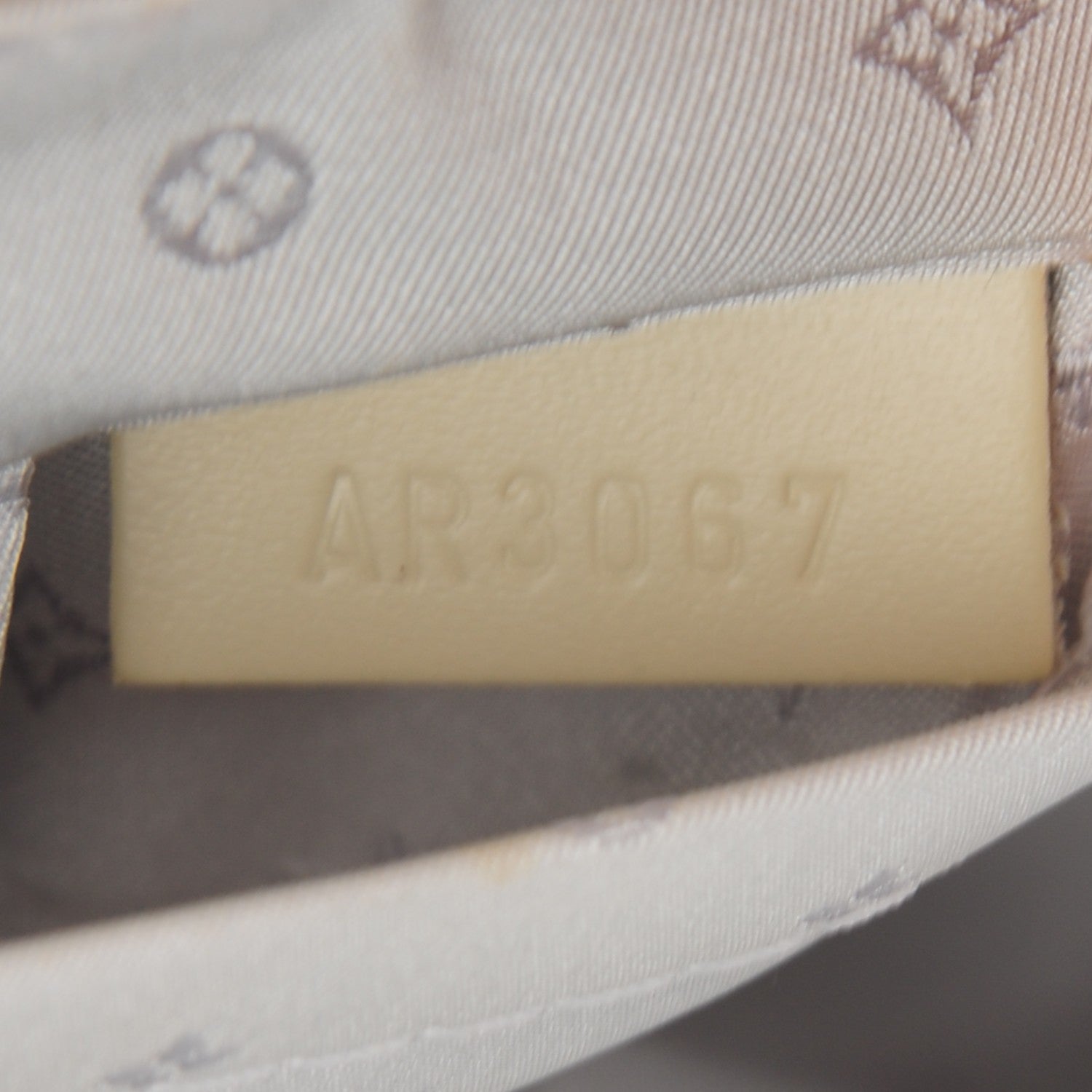 Louis Vuitton Suhali Le Precieux White 7 of 7