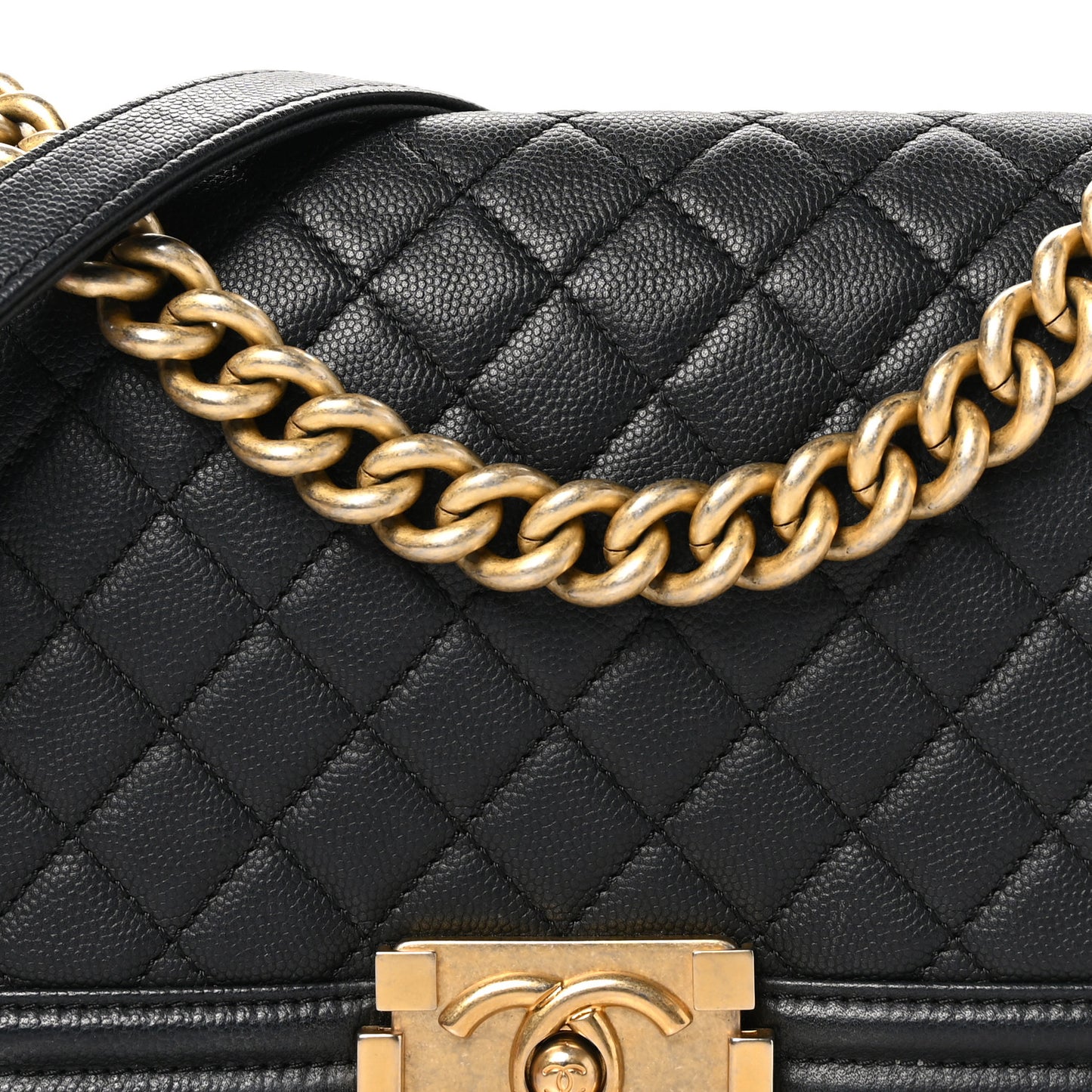 Caviar Quilted Medium Boy Flap Black