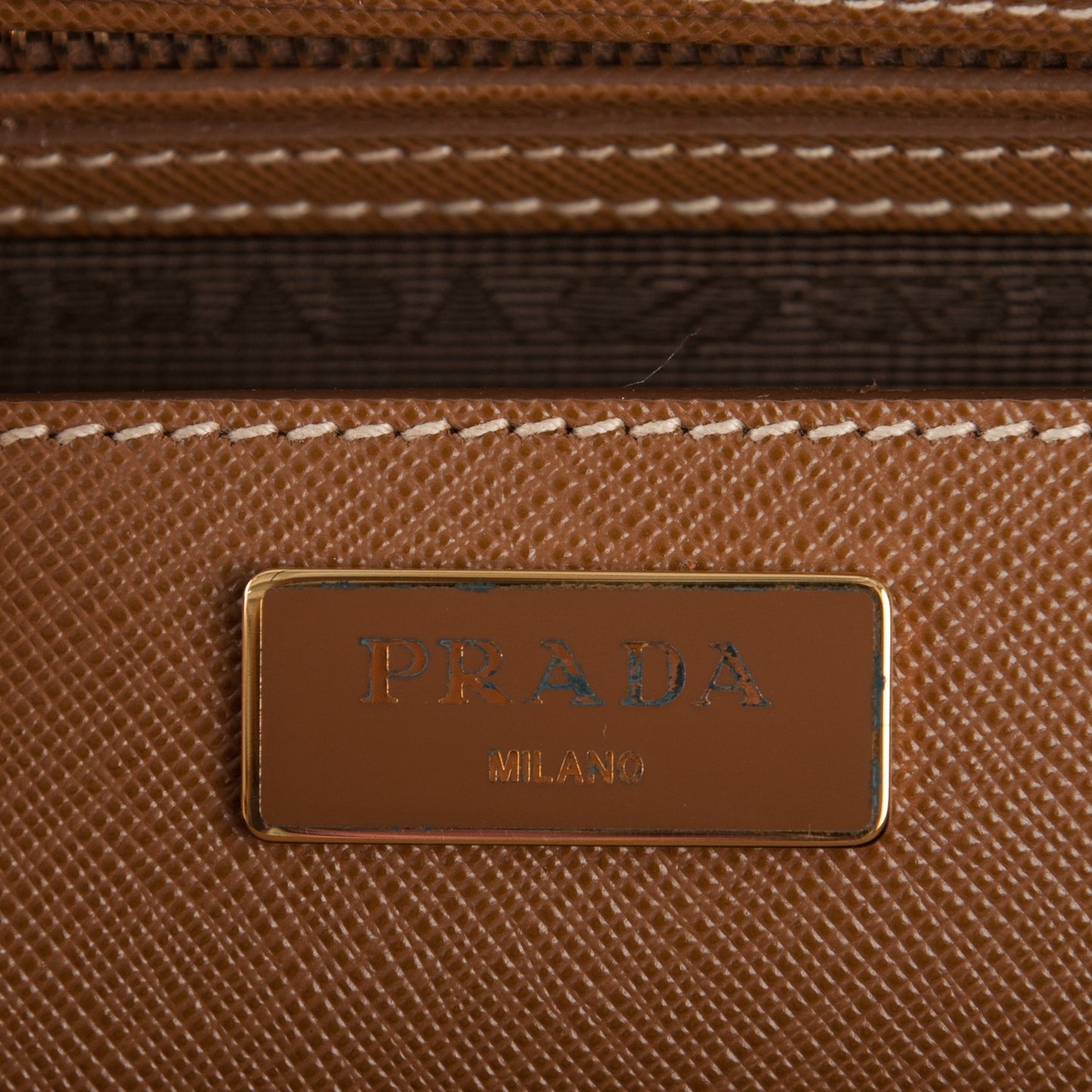 Saffiano Medium Galleria Double Zip Tote Cannella