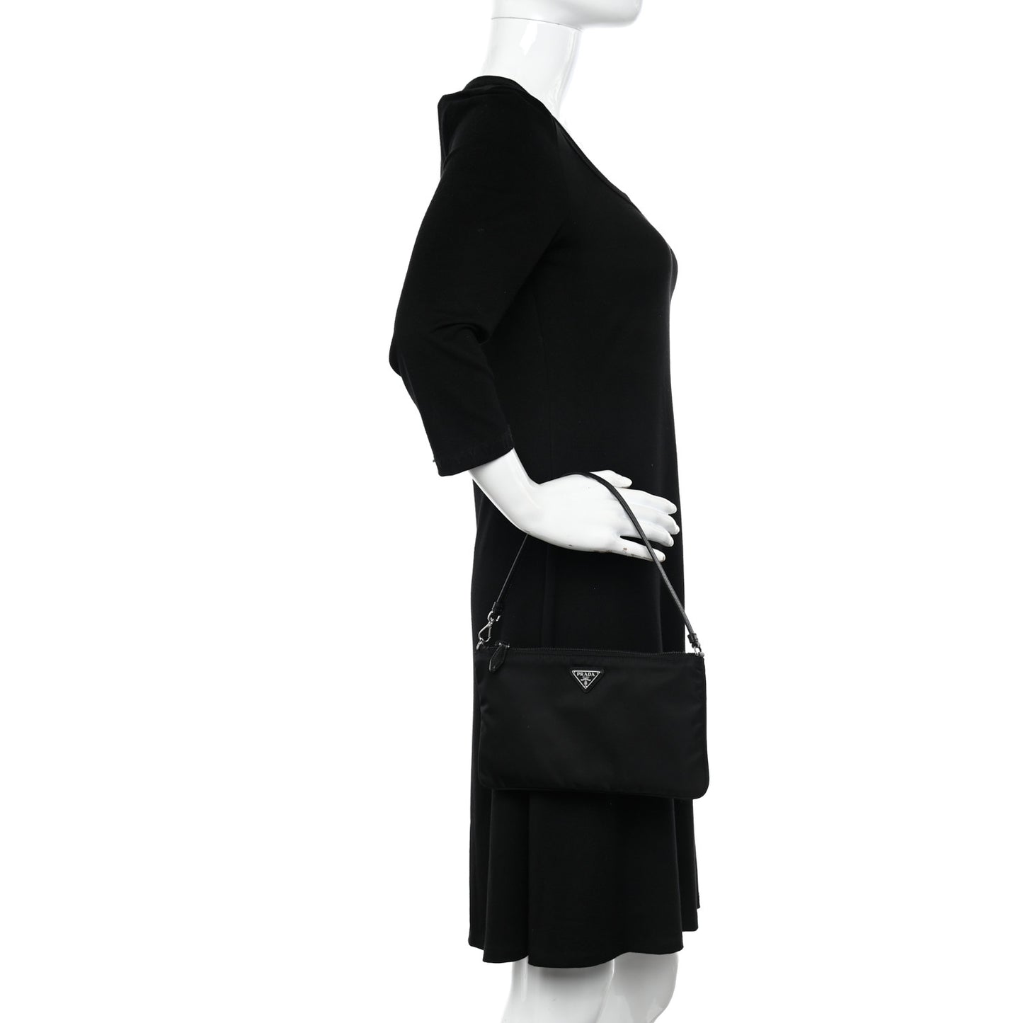 Re-Nylon Vela Pouch Black