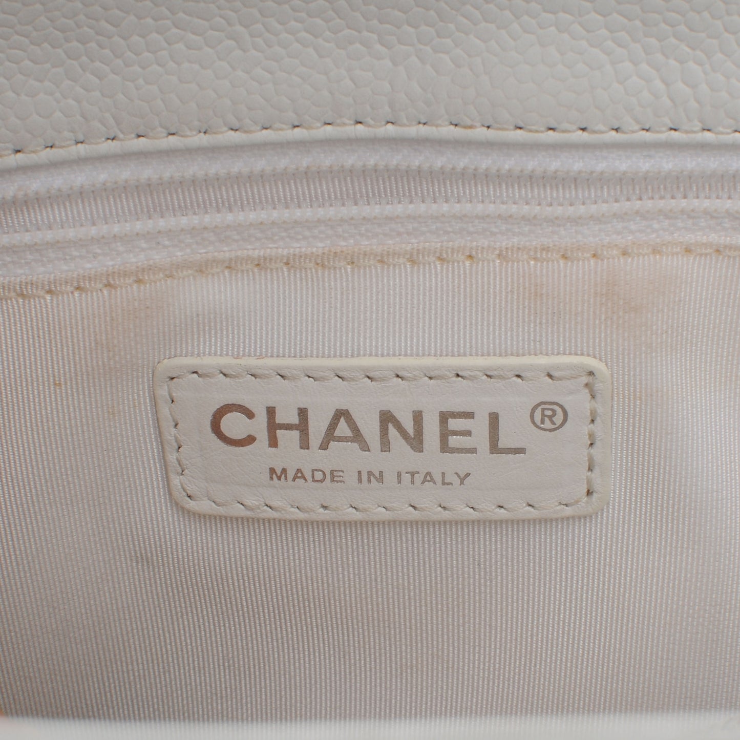 Caviar Grand Shopping Tote GST White