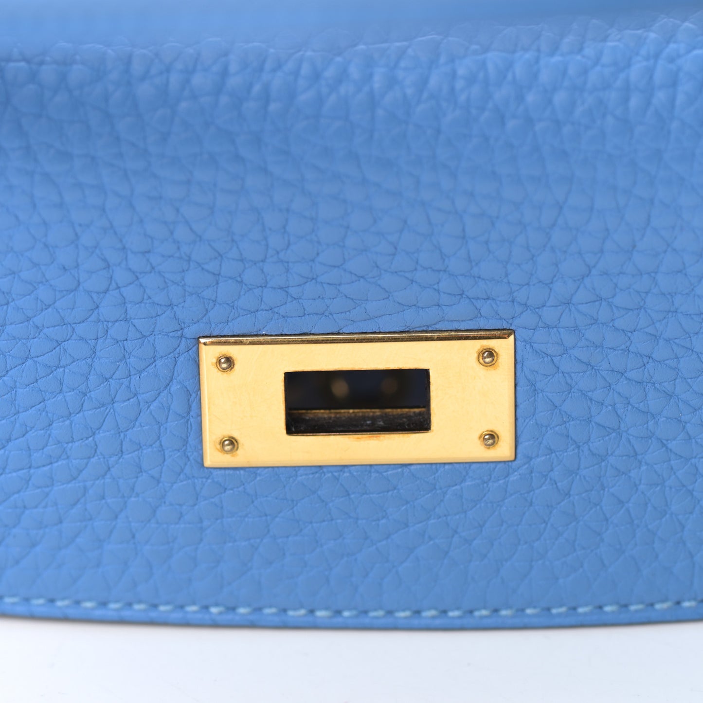 Togo Kelly Retourne 28 Bleu Paradise