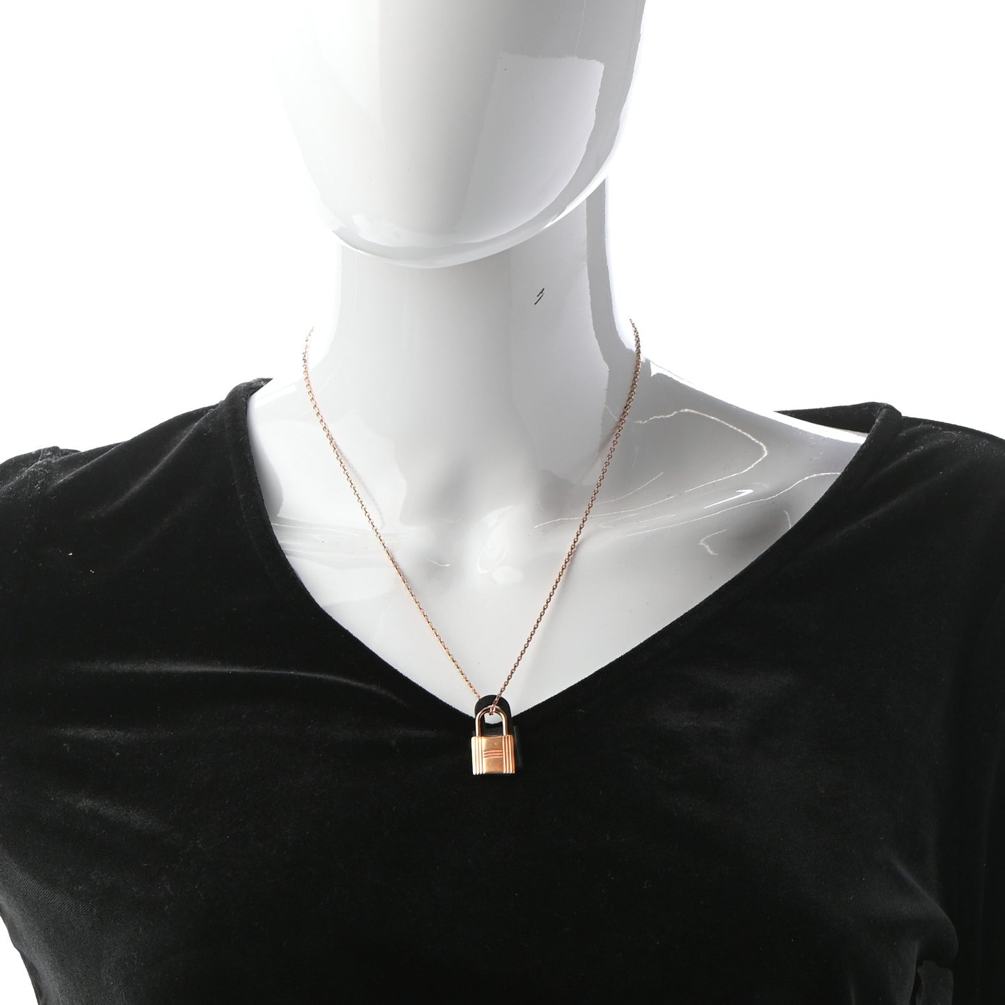 Swift Small O'Kelly Pendant Necklace Black