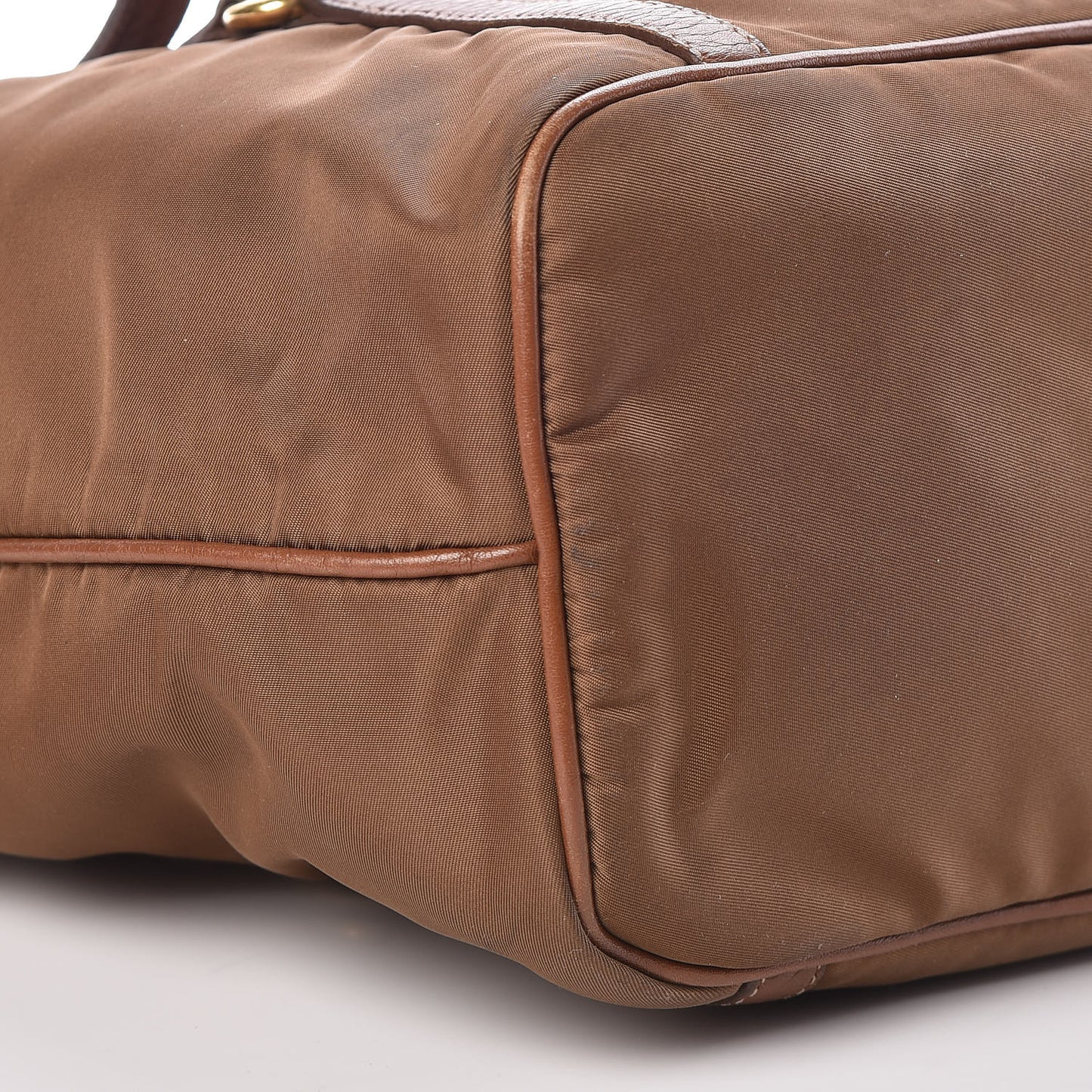 Nylon Tessuto Saffiano Tote Corinto