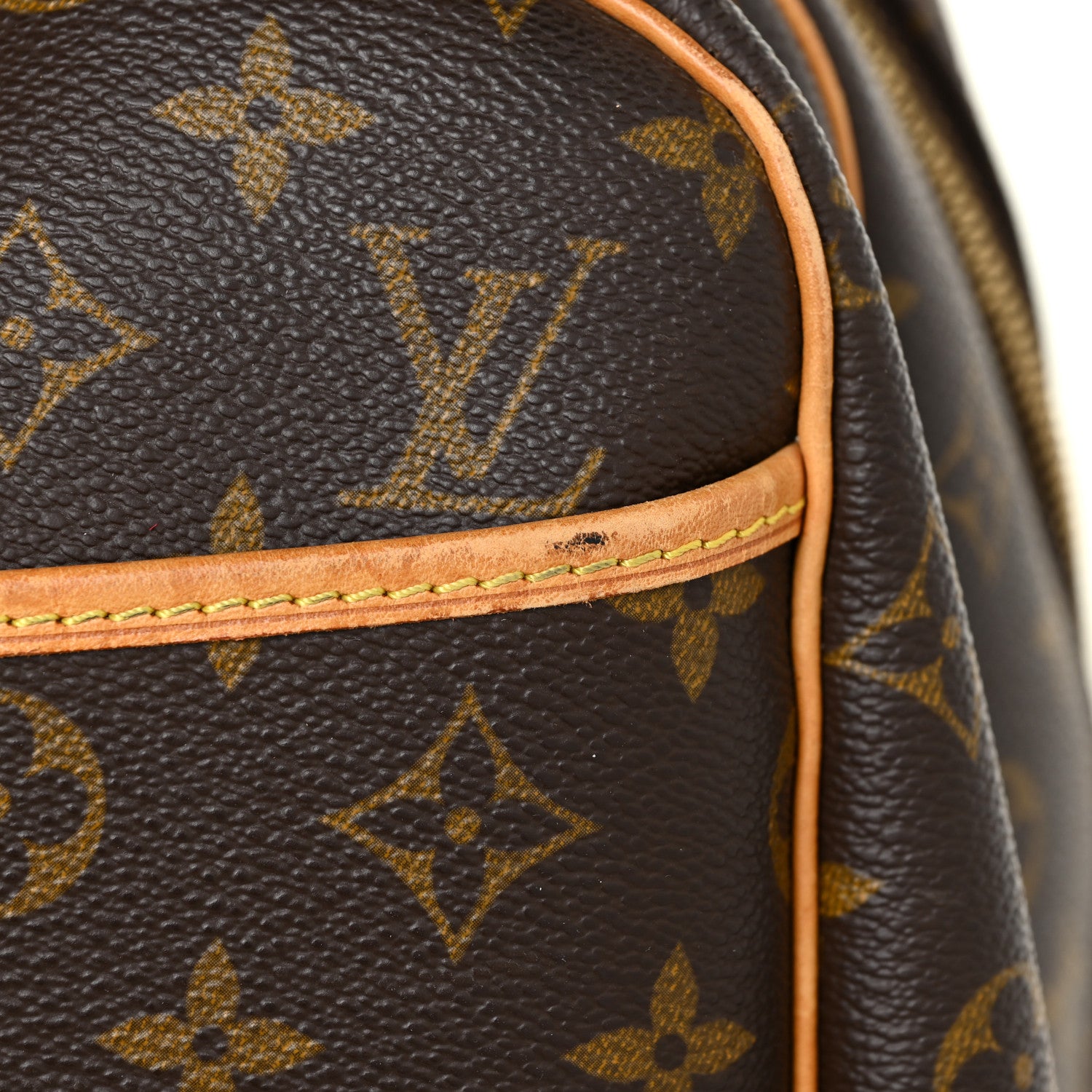 Louis Vuitton Monogram Alize 24 Heures Luggage 23 of 24